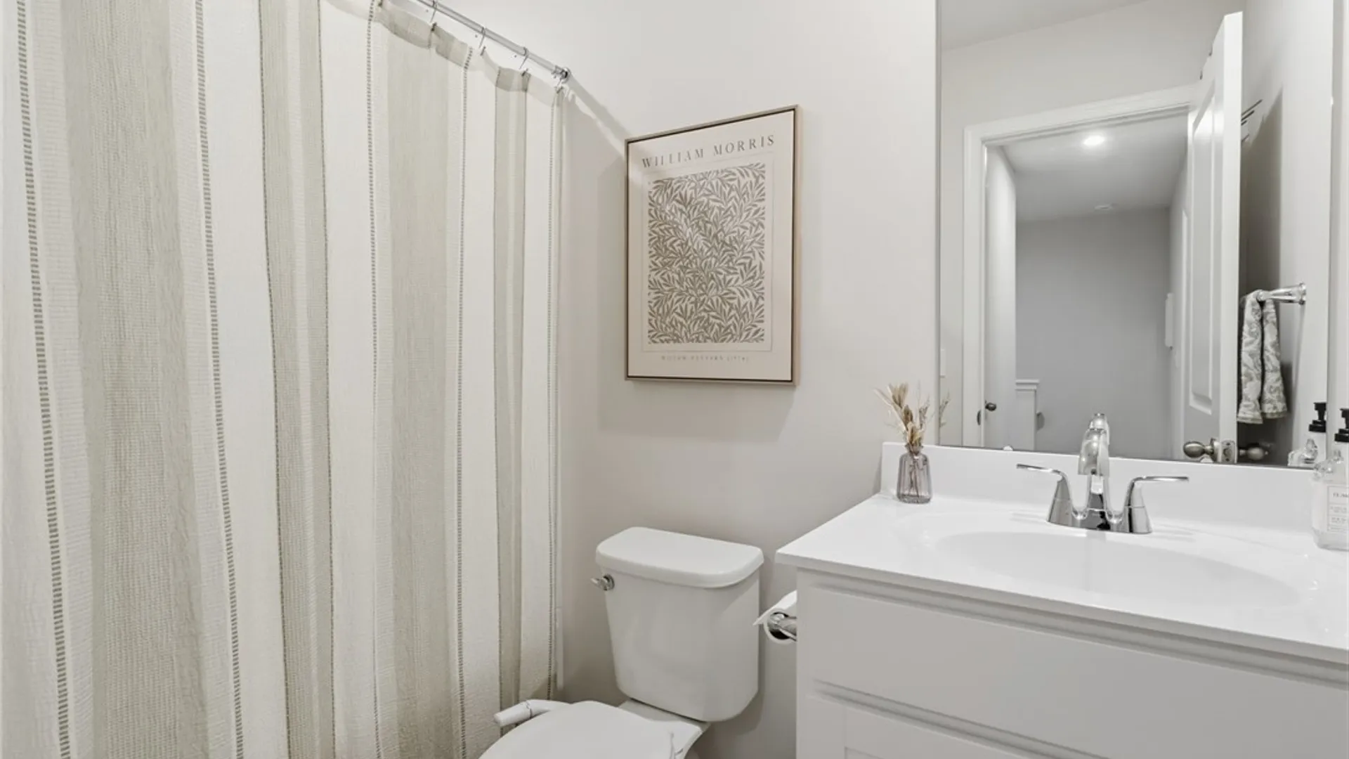 Property at 104 South Drive, West Seneca, NY 14218 18