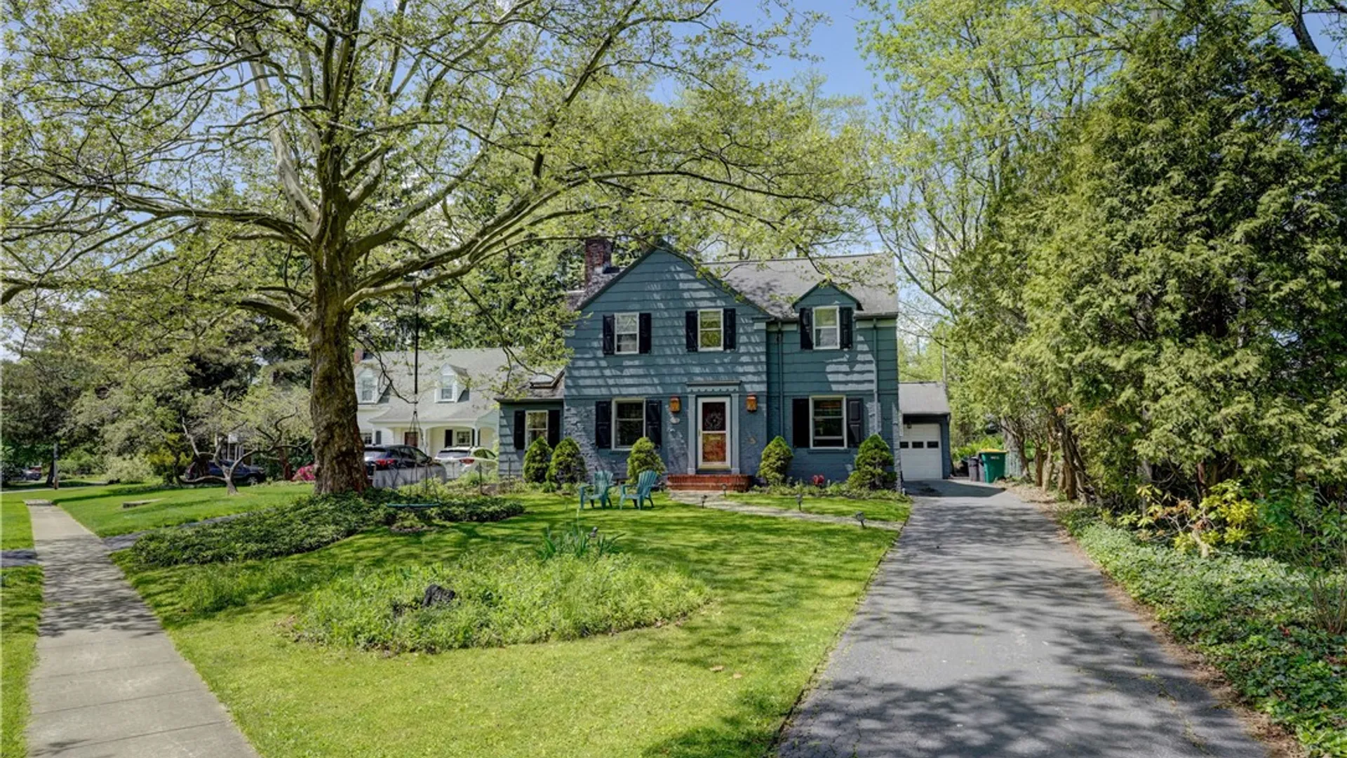 Property at 215 Roosevelt Road, Brighton, NY 14618 36