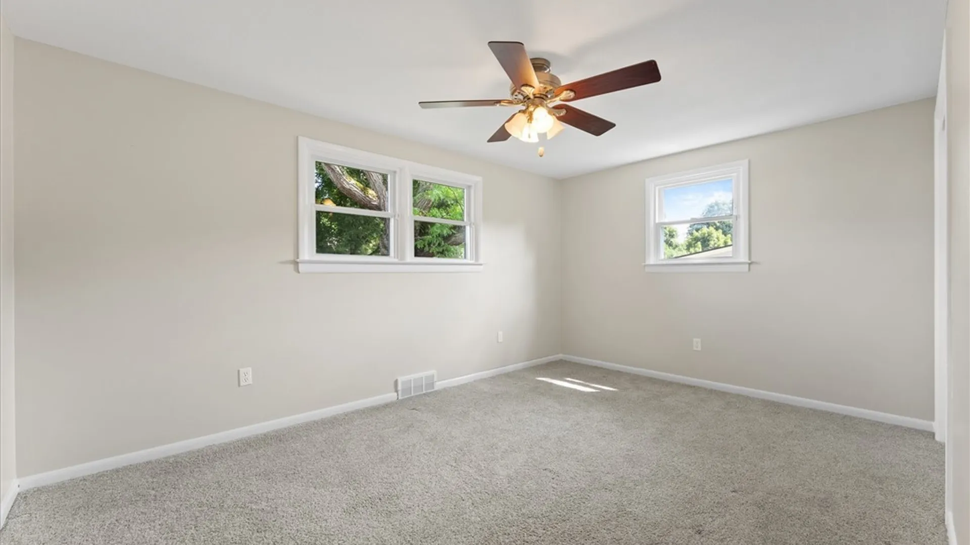 Property at 106 Greenhedge Drive, Camillus, NY 13031 13