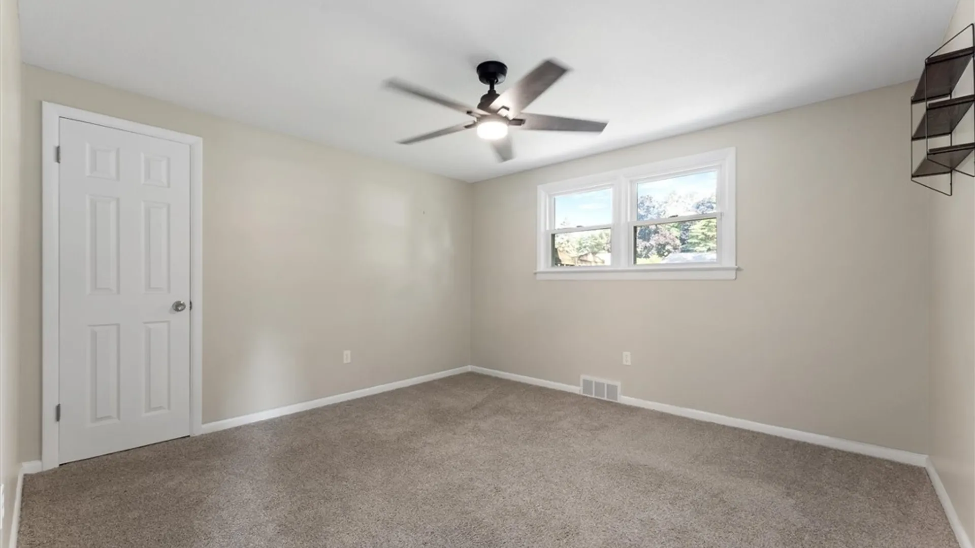 Property at 106 Greenhedge Drive, Camillus, NY 13031 15
