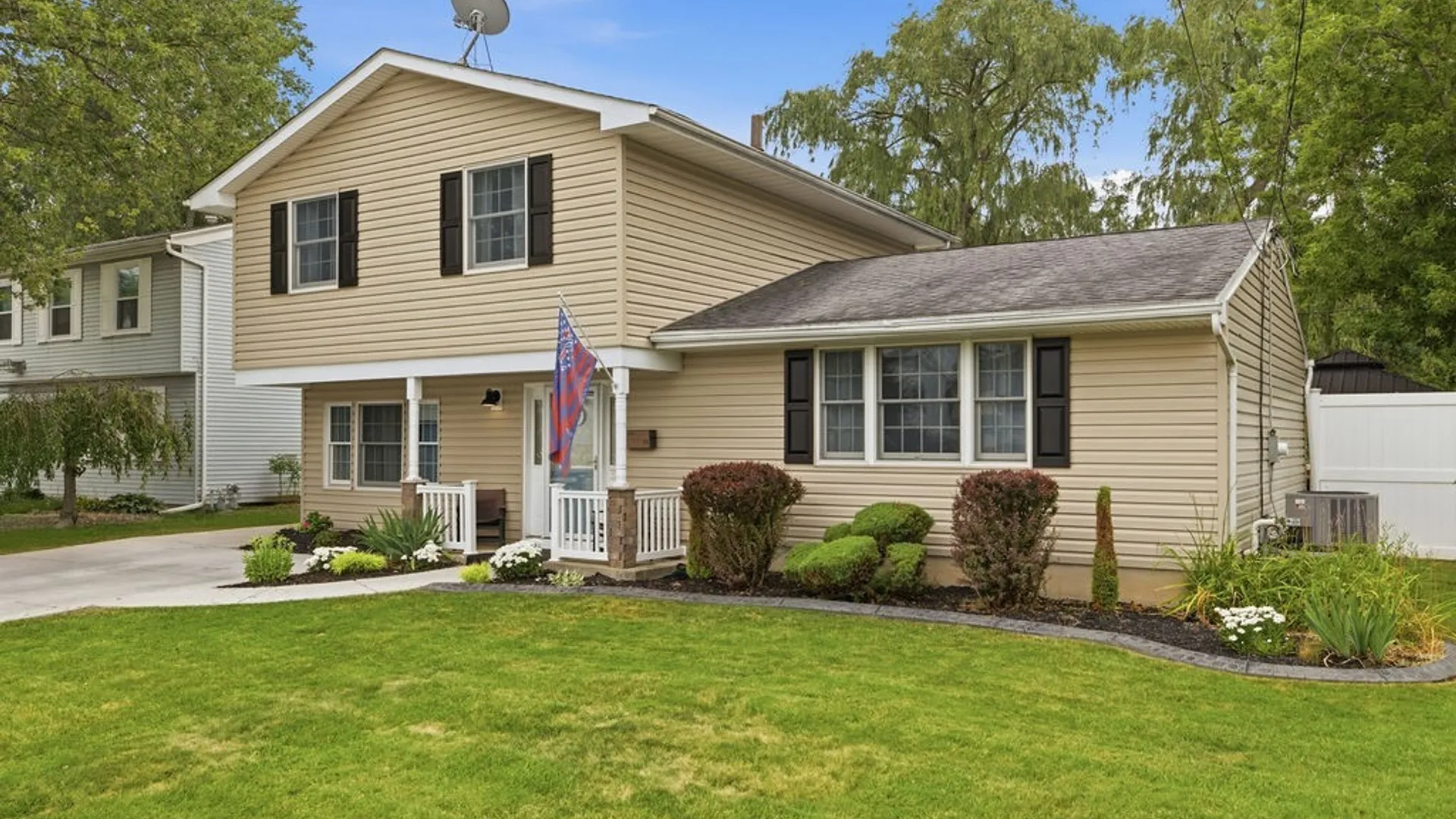 Property at 35 Robert Drive, Lancaster, NY 14086 2