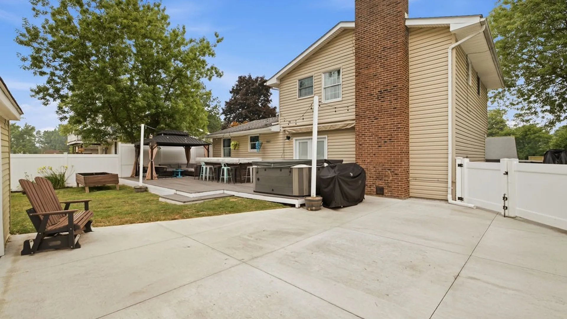 Property at 35 Robert Drive, Lancaster, NY 14086 27