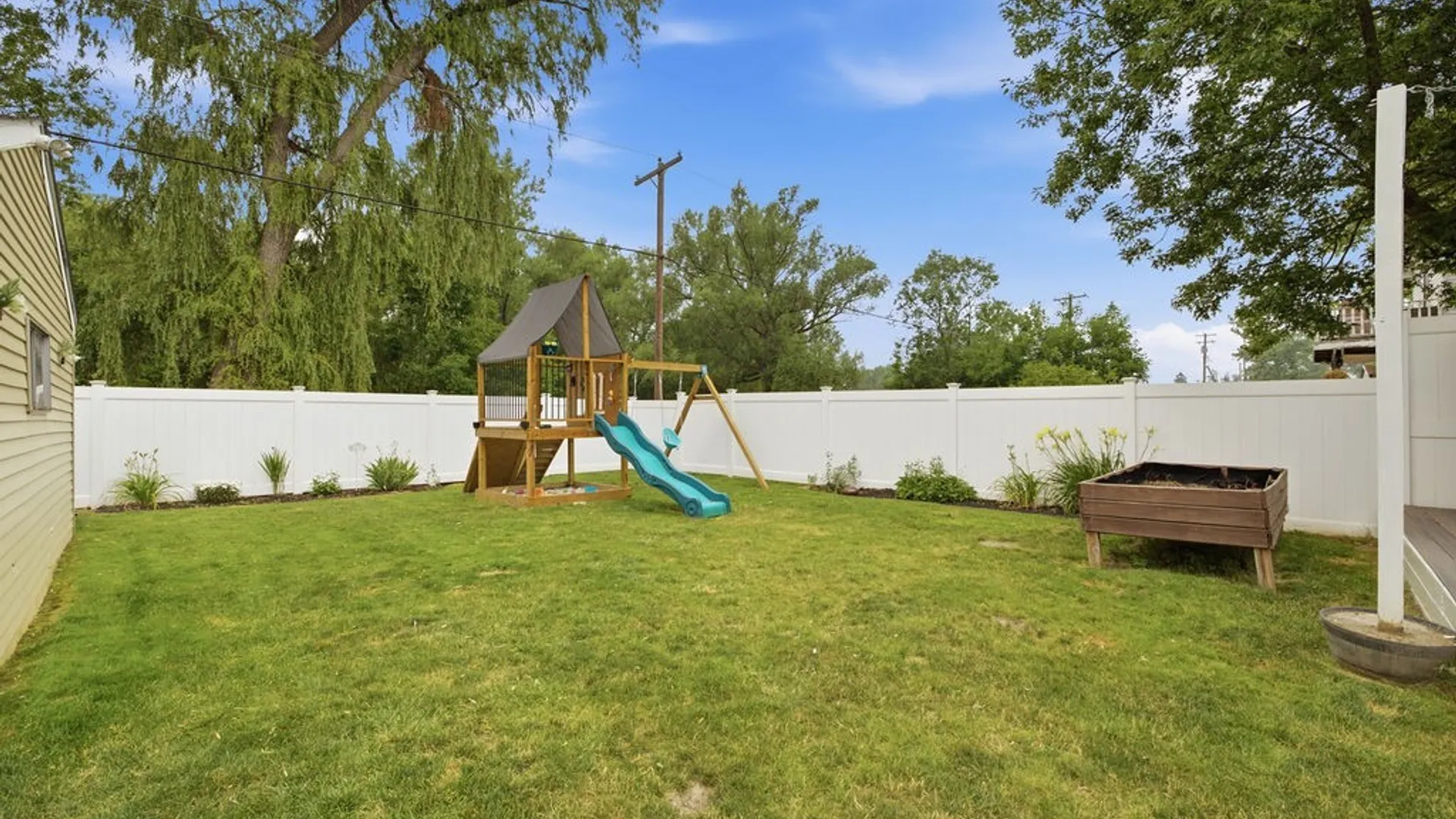 Property at 35 Robert Drive, Lancaster, NY 14086 31