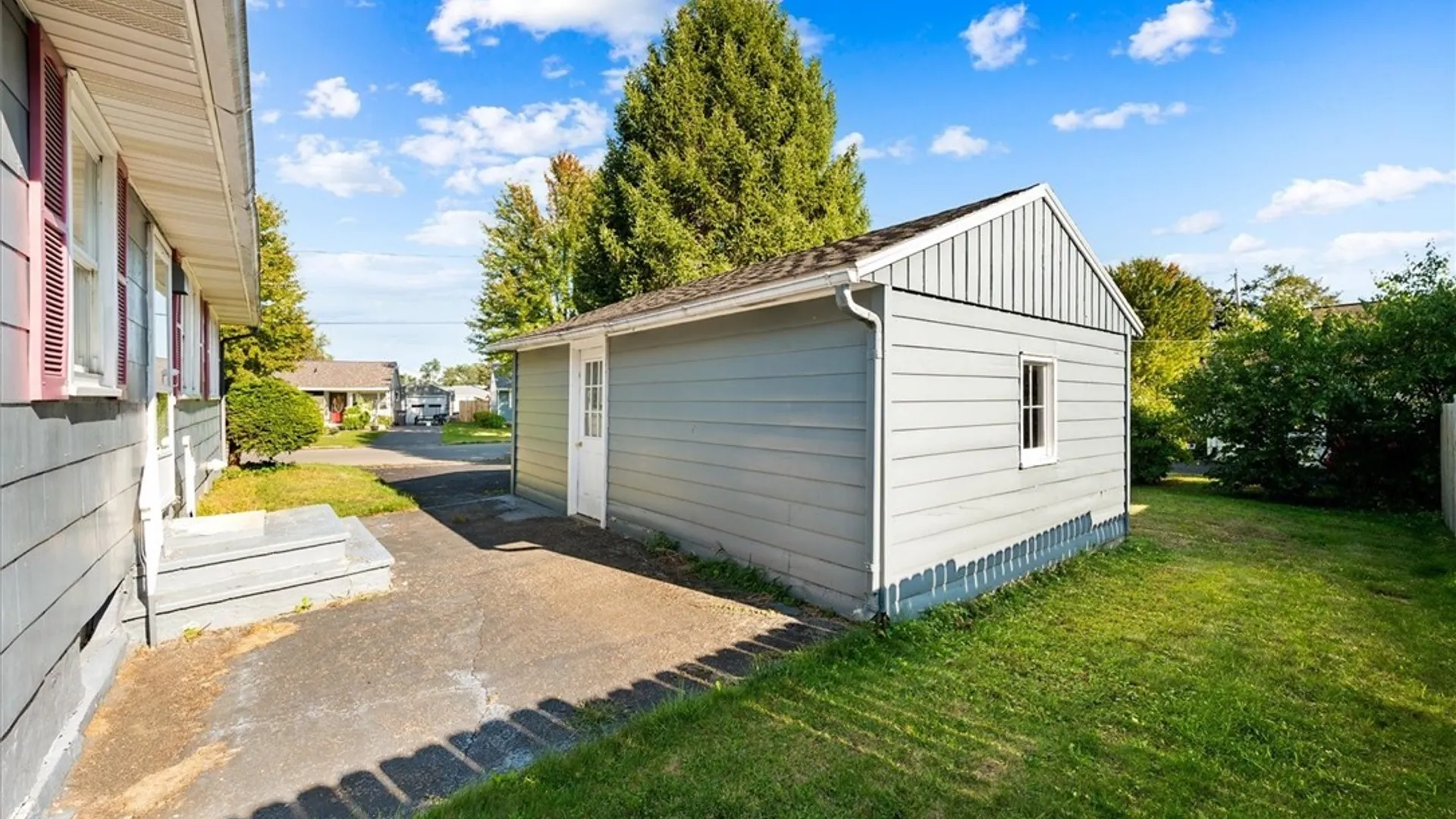 Property at 307 Oakwood Street, Rome, NY 13440 5