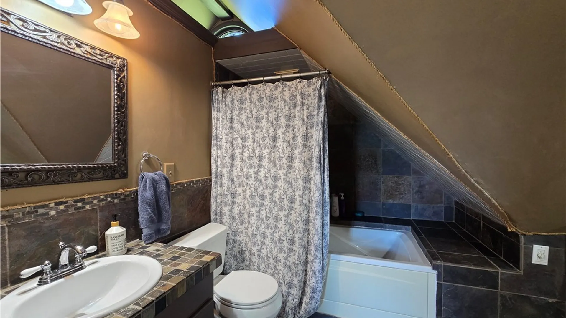 Property at 5790 Royalton Center Road, Royalton, NY 14067 27
