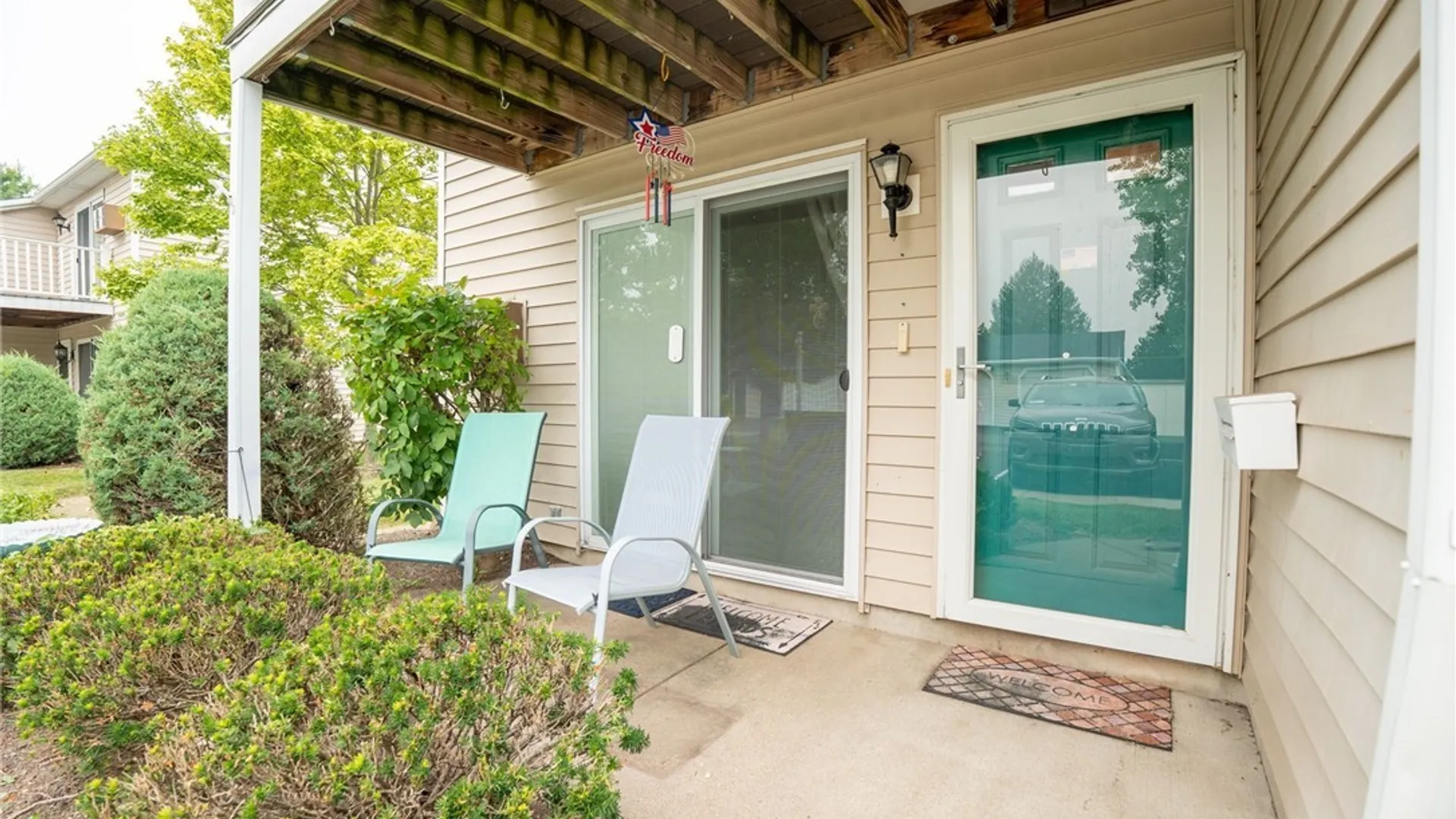 Property at 7 E Sunmist, Amherst, NY 14228 2