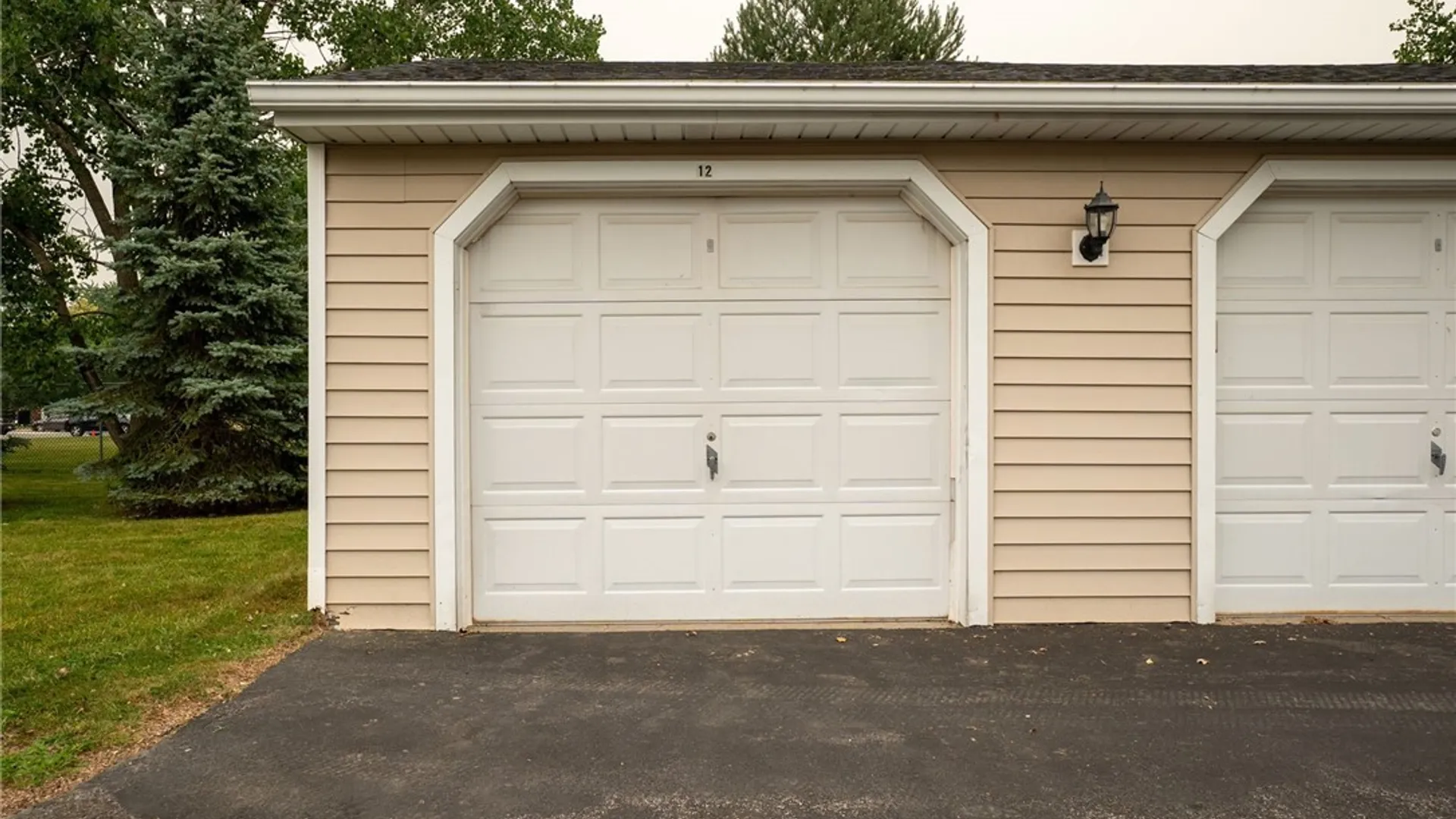 Property at 7 Sunmist E, Amherst, NY 14228 3