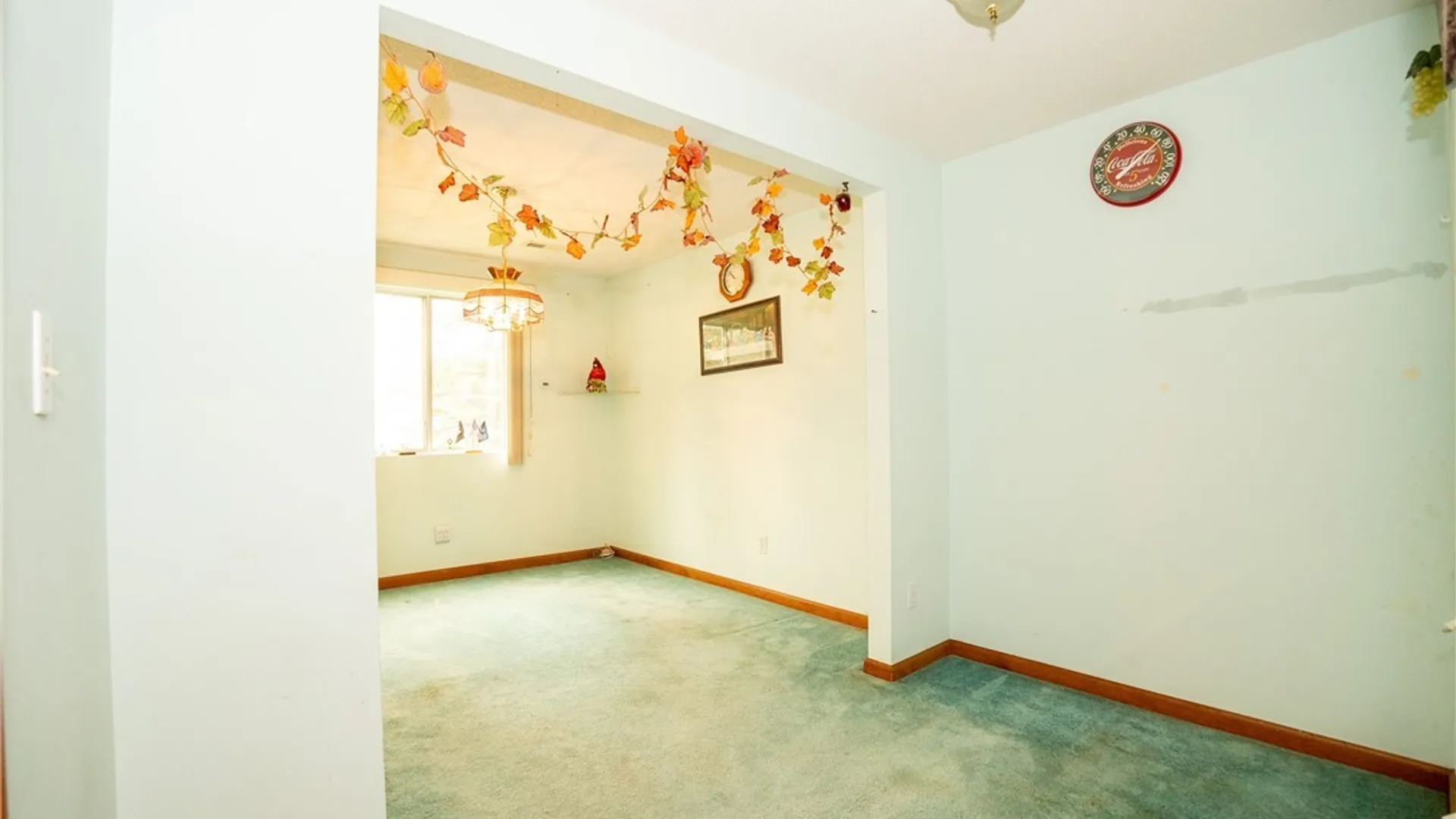 Property at 7 Sunmist E, Amherst, NY 14228 11
