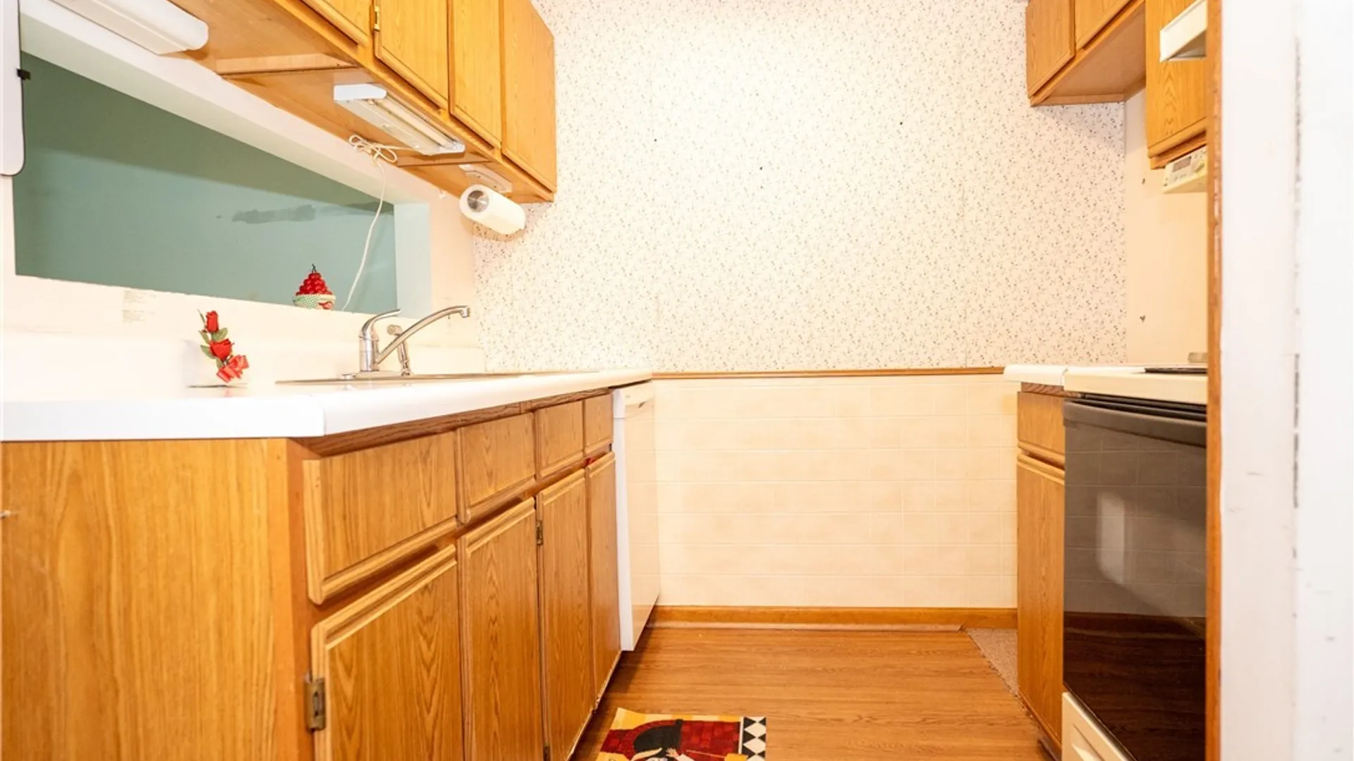 Property at 7 Sunmist E, Amherst, NY 14228 13