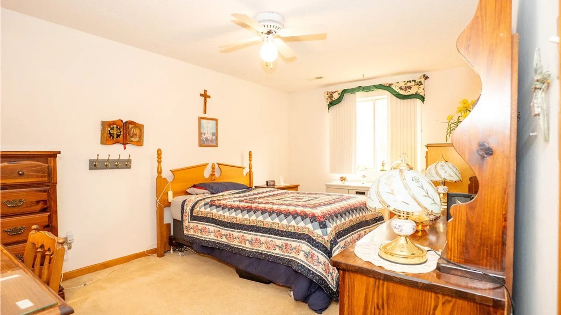 Property at 7 Sunmist E, Amherst, NY 14228 16