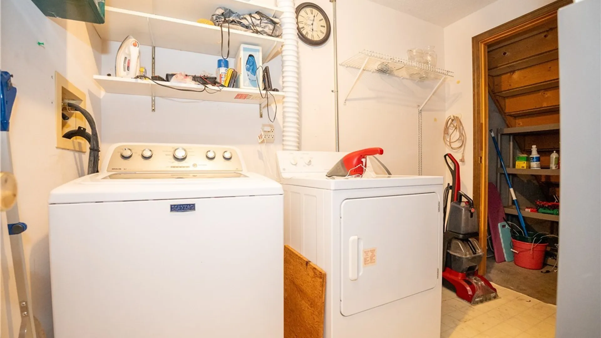 Property at 7 Sunmist E, Amherst, NY 14228 21