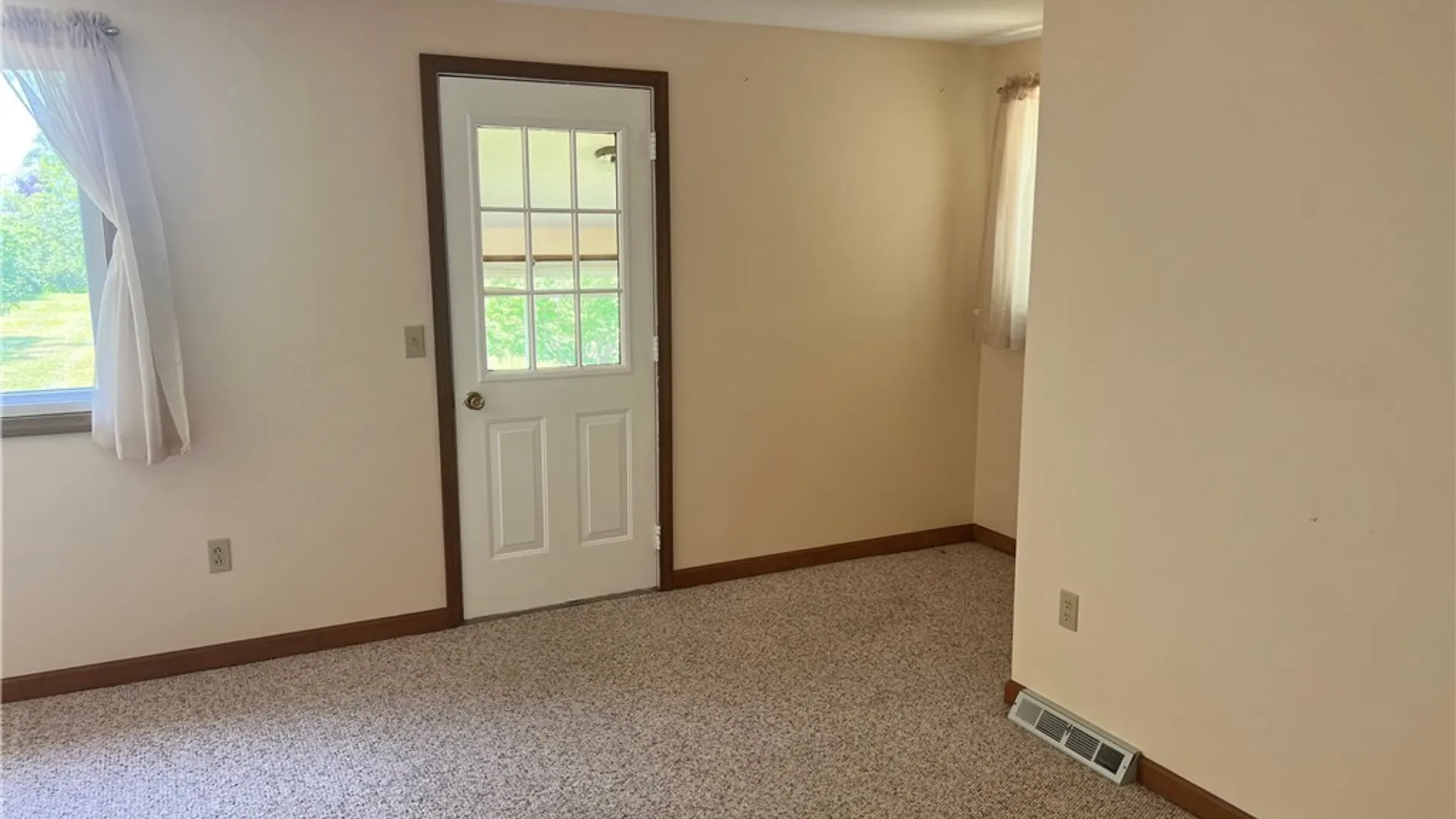 Property at 8615 Weaver Road, Cicero, NY 13039 12