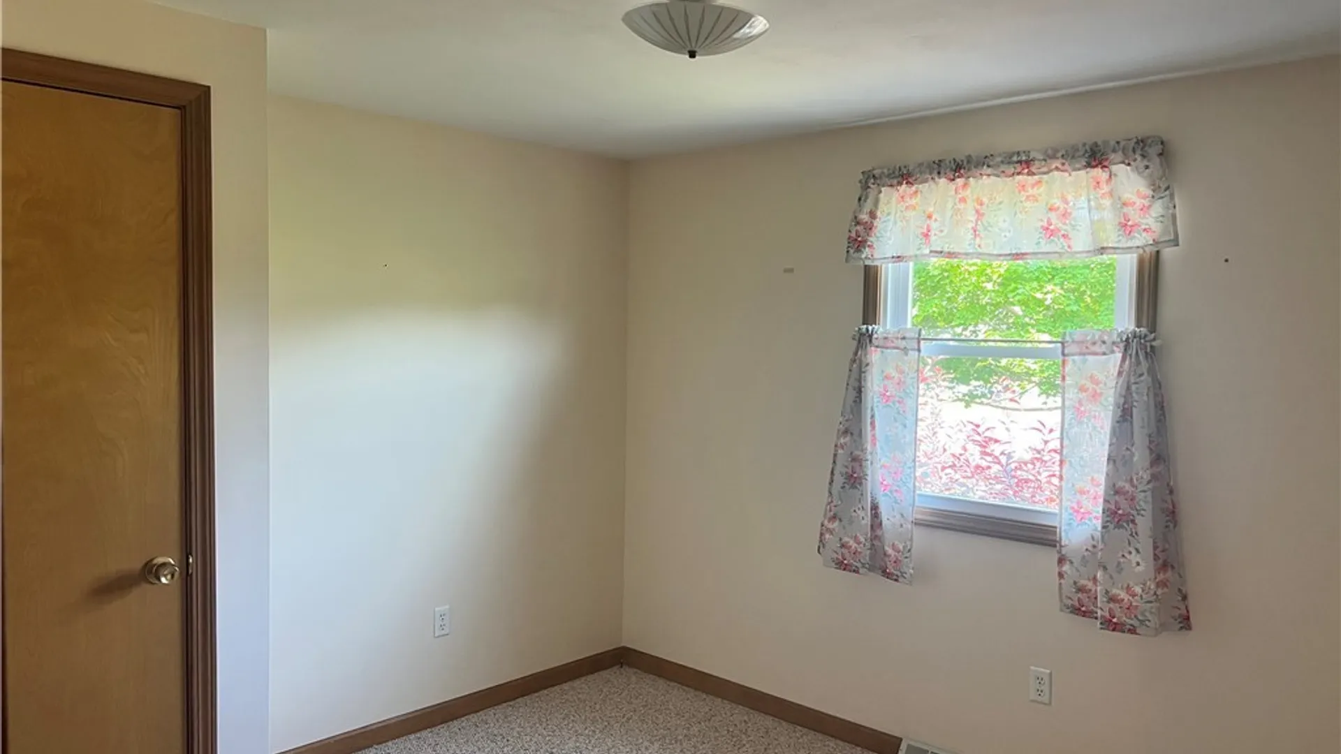 Property at 8615 Weaver Road, Cicero, NY 13039 12