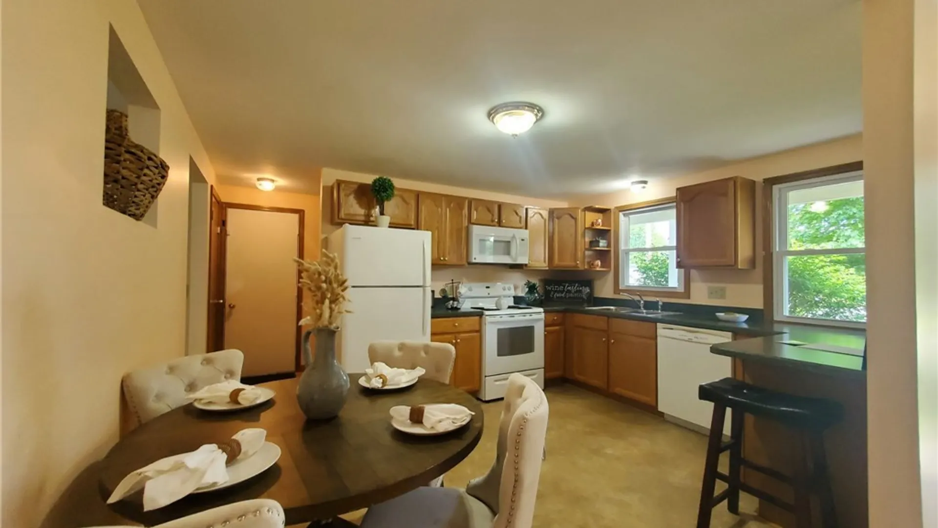 Property at 8615 Weaver Road, Cicero, NY 13039 6