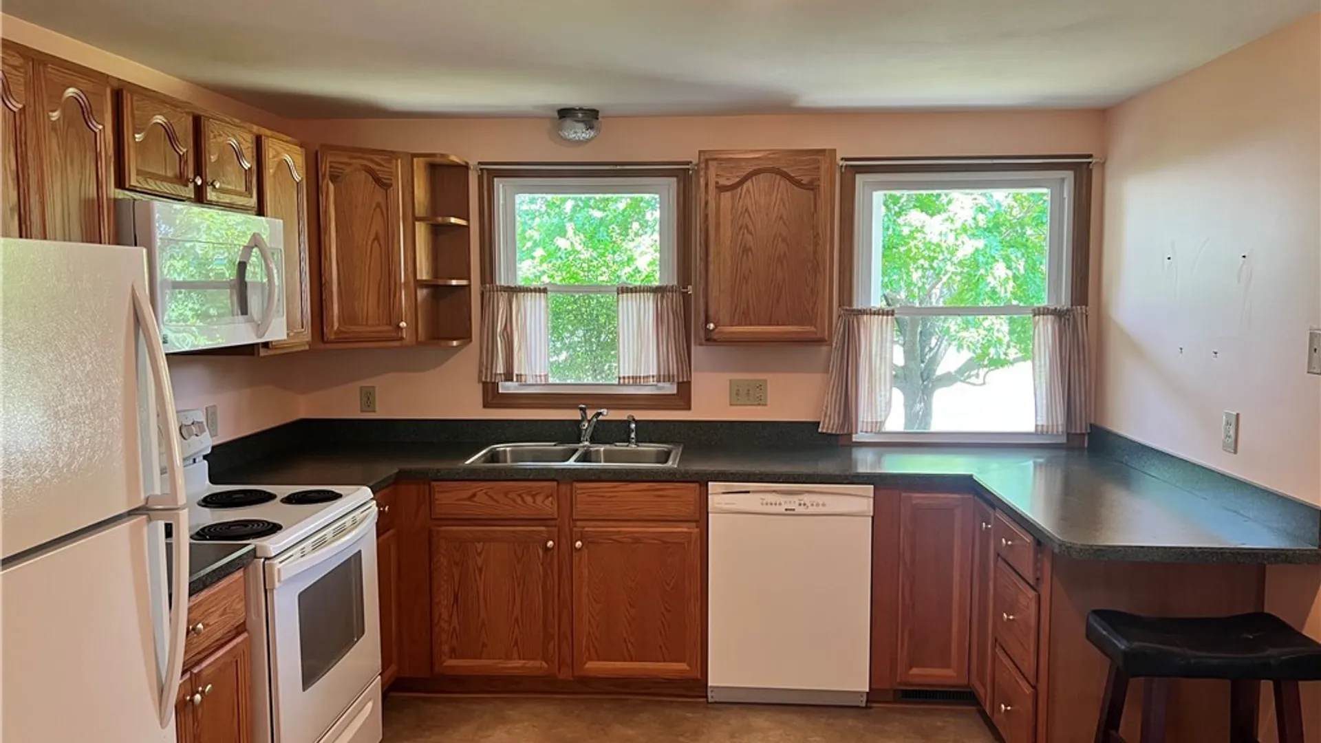 Property at 8615 Weaver Road, Cicero, NY 13039 8