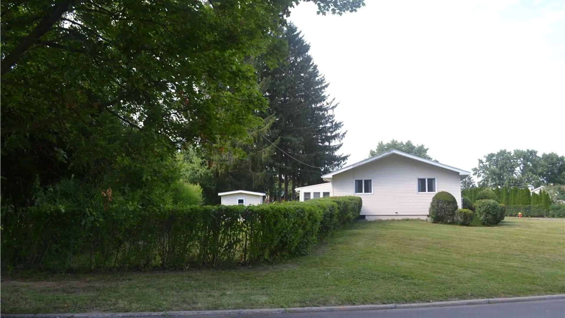 Property at 57 Pond Lane, Utica, NY 13501 7