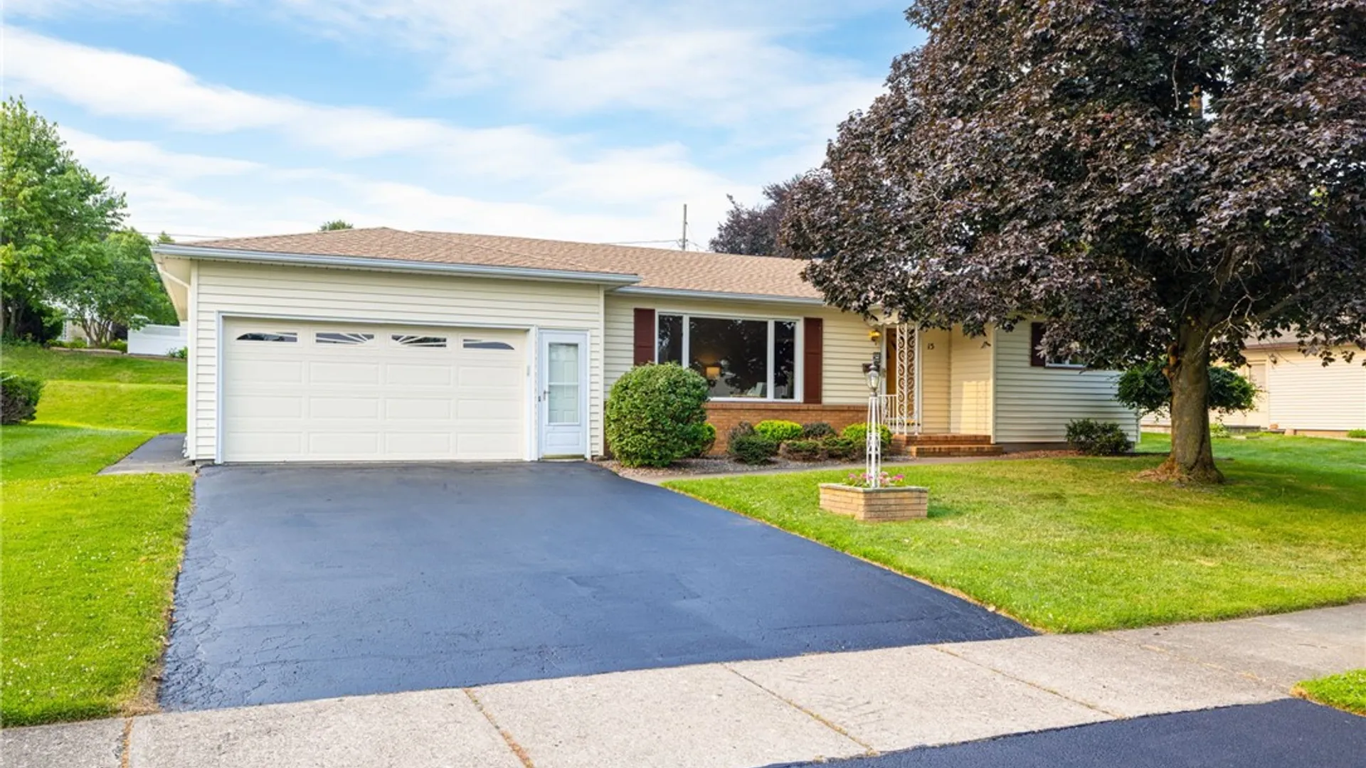 Property at 15 Georgian Dr, Irondequoit, NY 14609 2