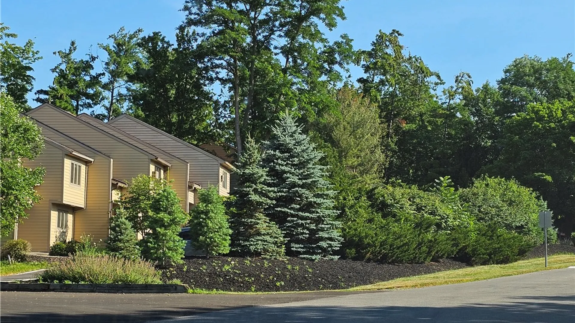 Property at 4 Golfside Circle, South Bristol, NY 14424 2
