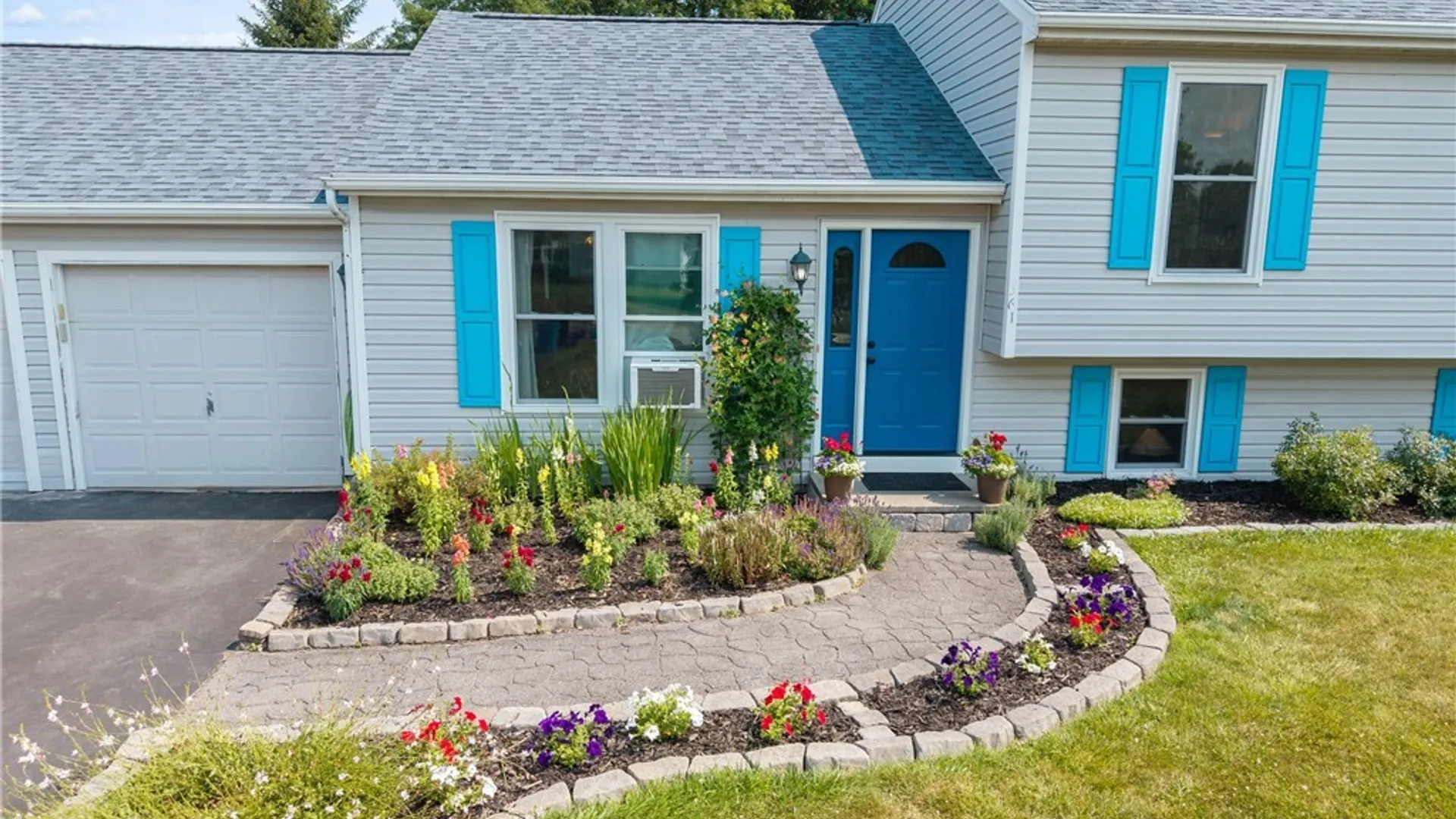 Property at 5614 Bunbury Terrace, Clay, NY 13041 3