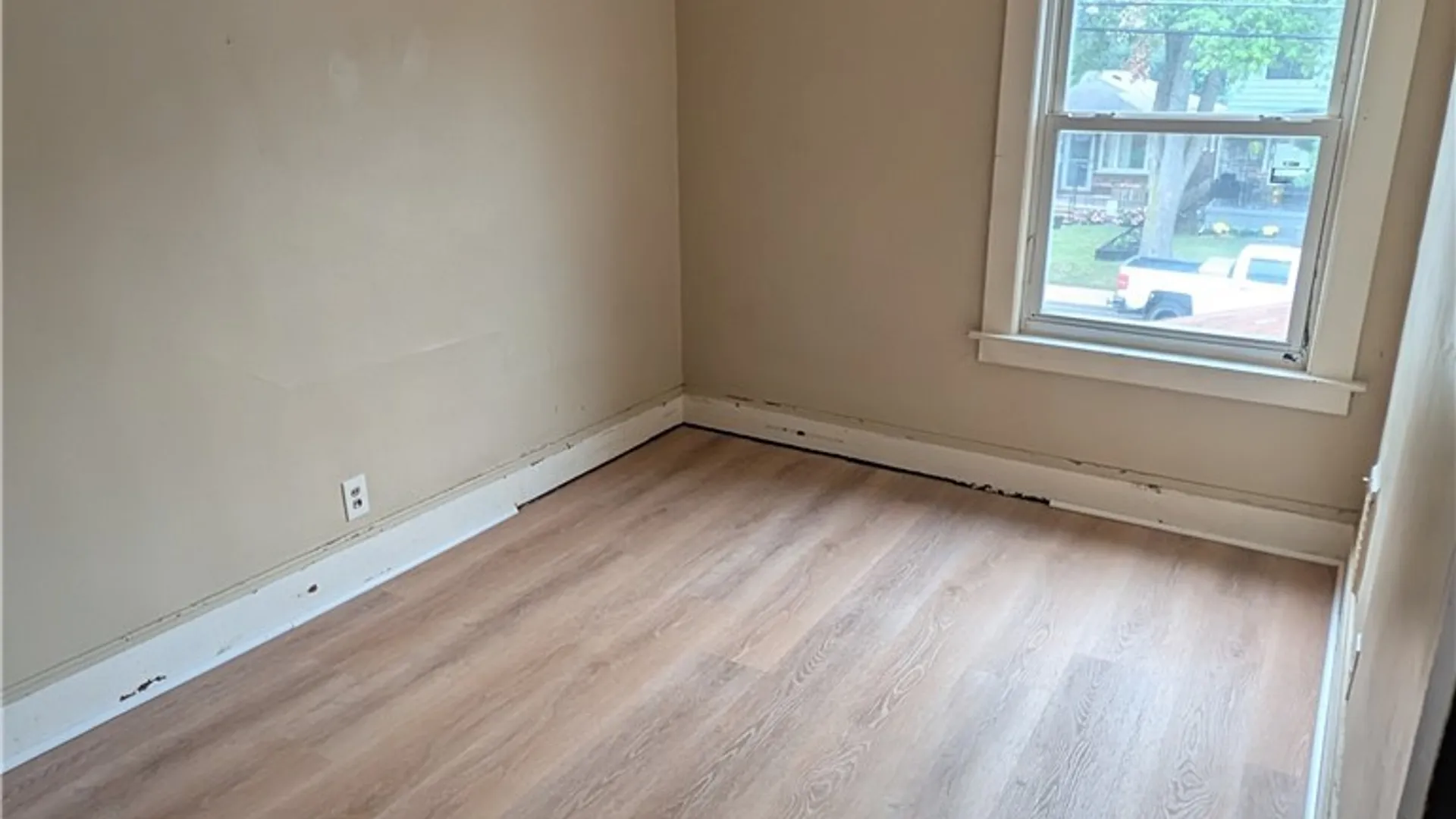 Property at 2962 Mckoon Avenue, Niagara Falls, NY 14305 12