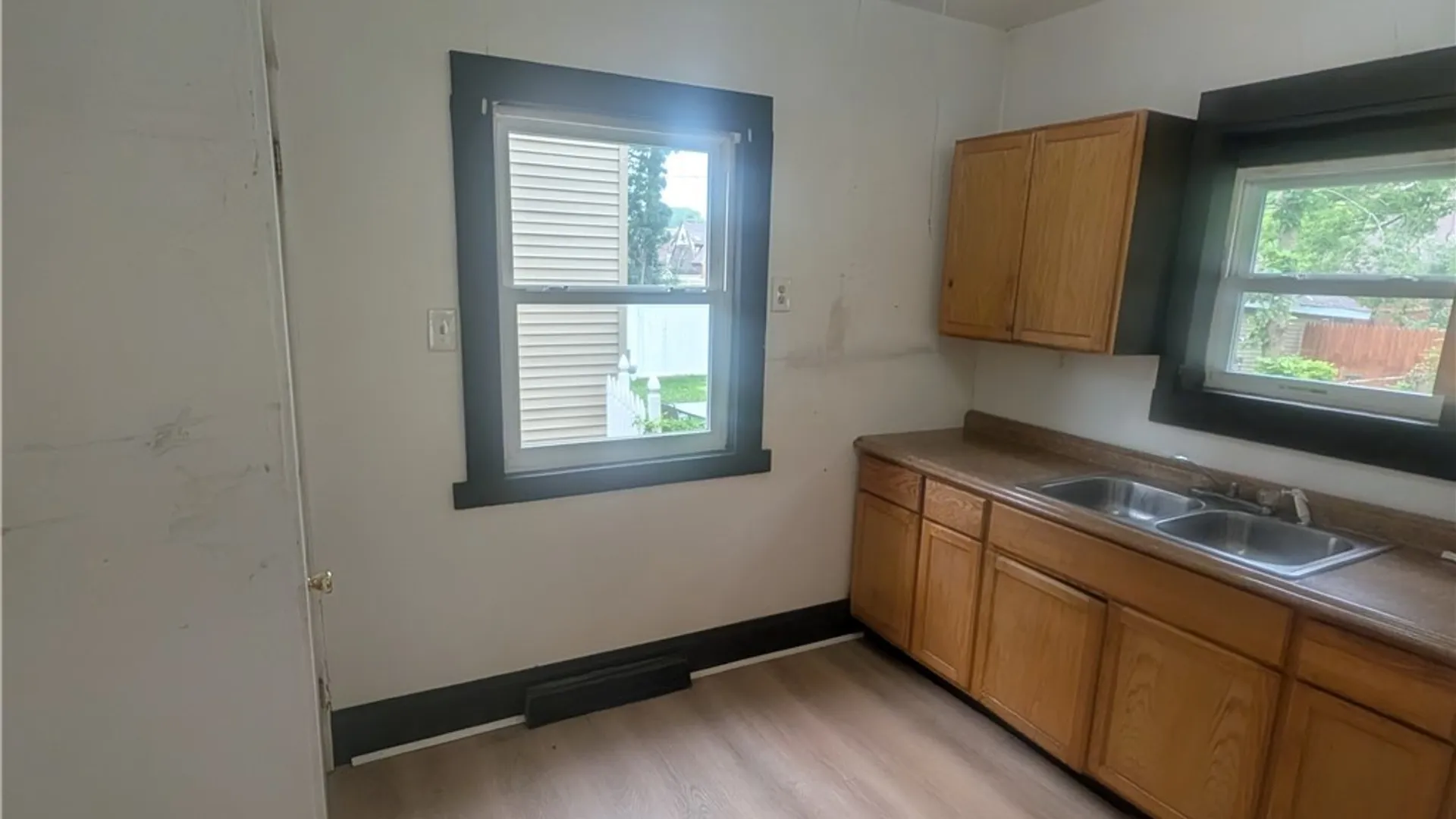 Property at 2962 Mckoon Avenue, Niagara Falls, NY 14305 6