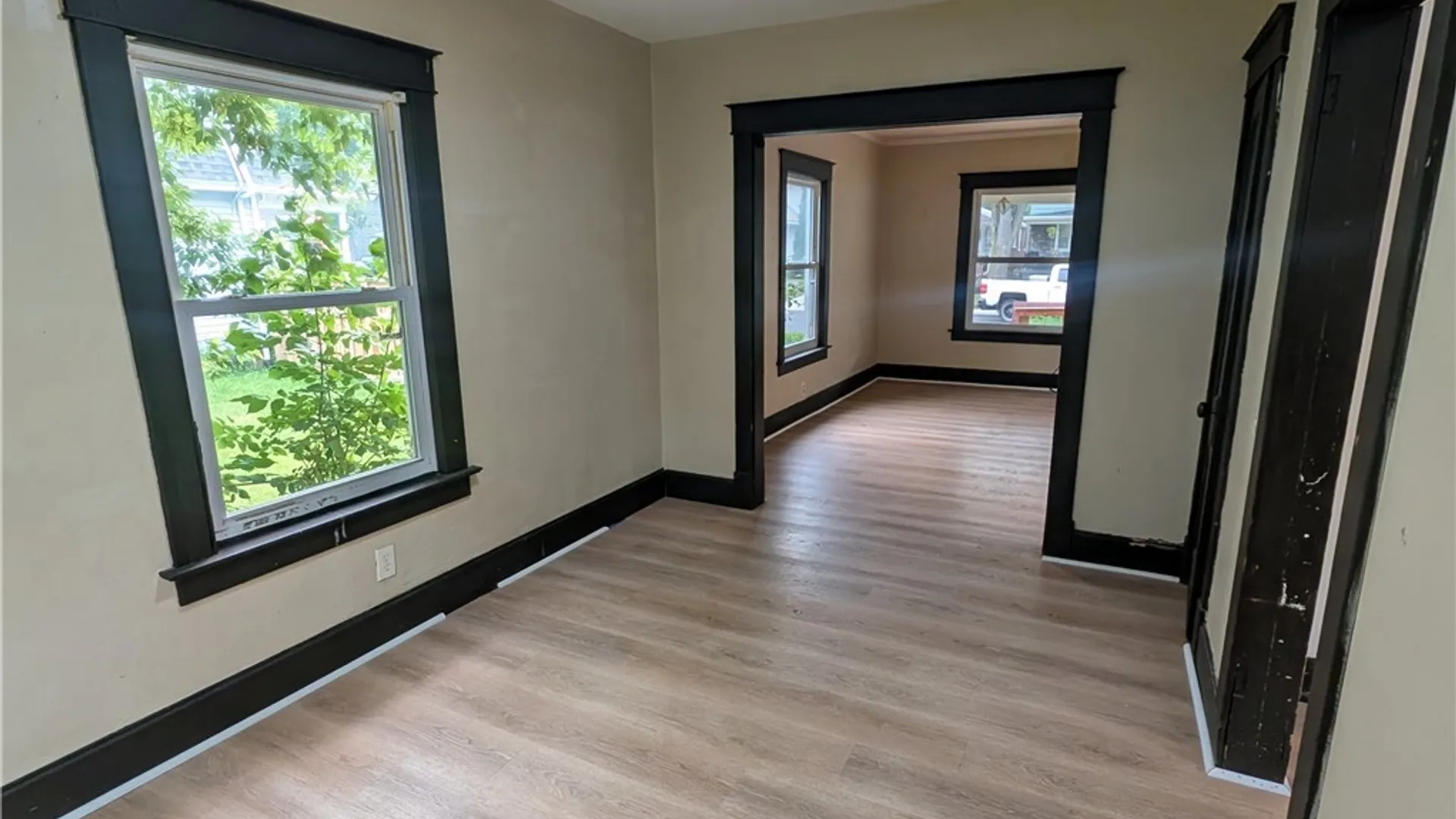 Property at 2962 Mckoon Avenue, Niagara Falls, NY 14305 7