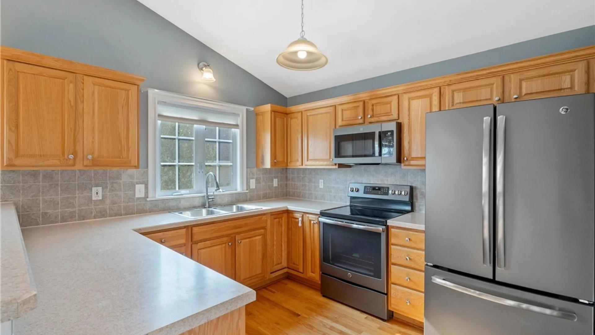 Property at 3778 Pegasus Circle, Camillus, NY 13209 15