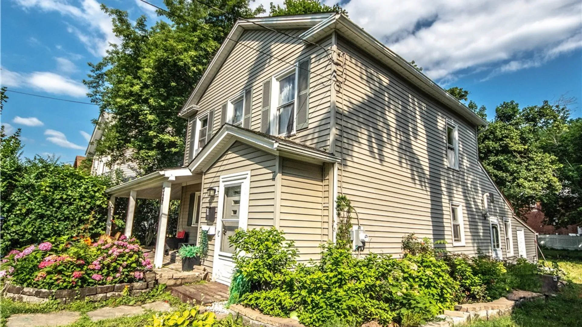 Property at 327 Market Street, Lockport City, NY 14094 7