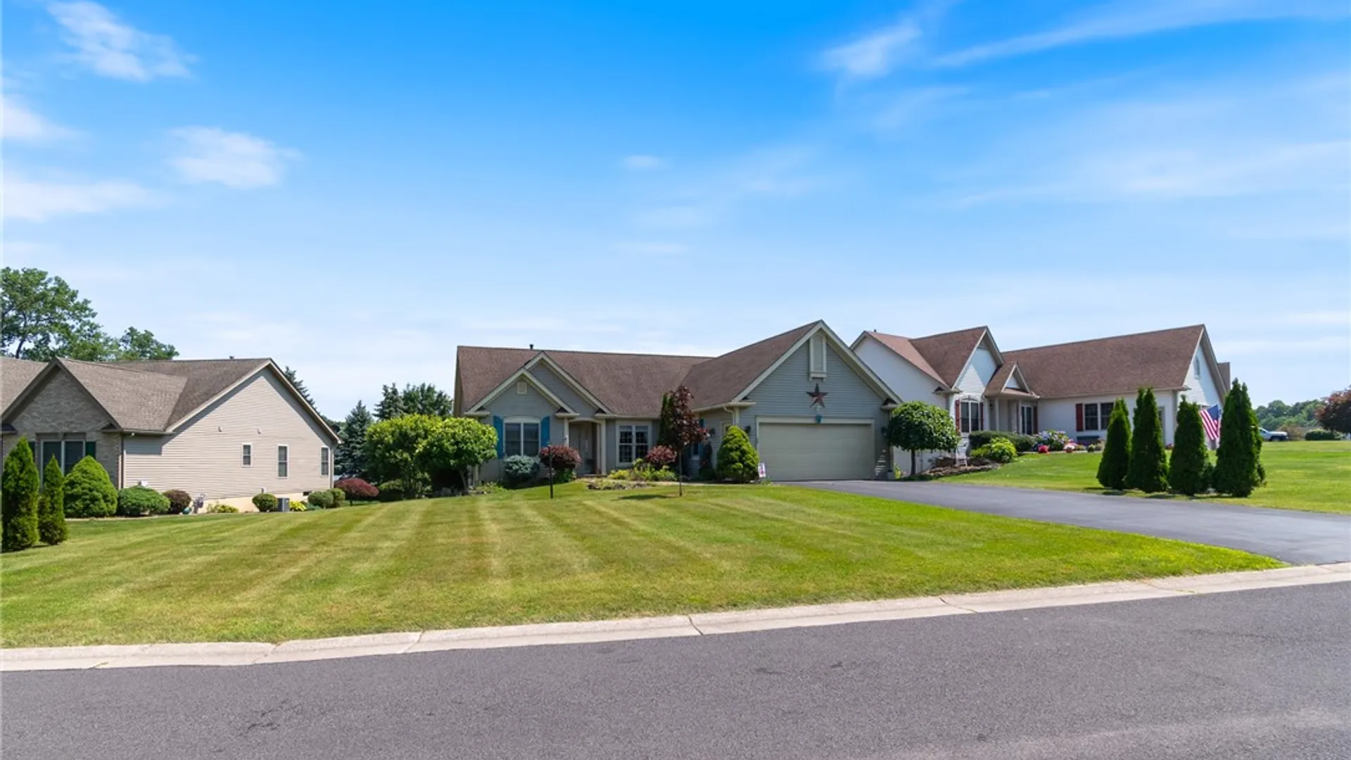 Property at 1104 Twin Leaf, Webster, NY 14580 3