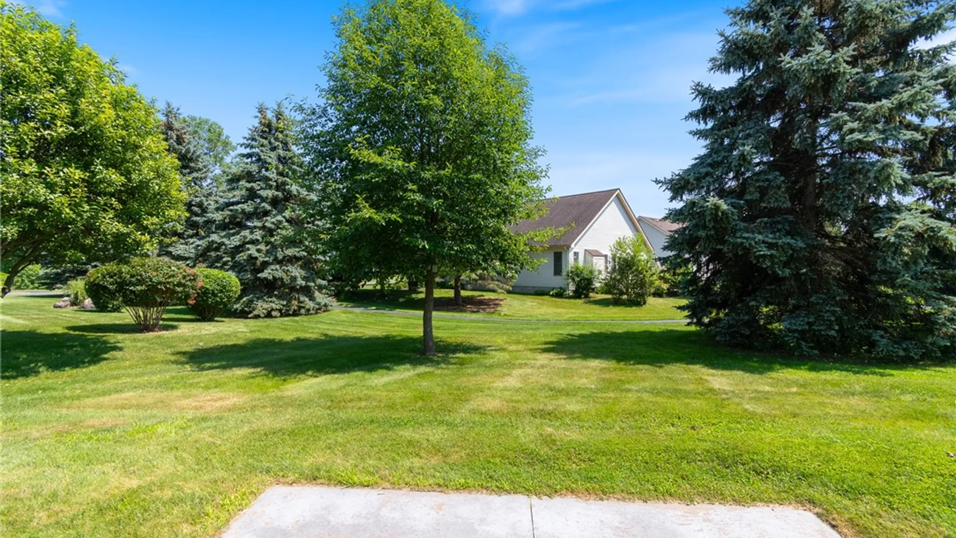 Property at 1104 Twin Leaf, Webster, NY 14580 6