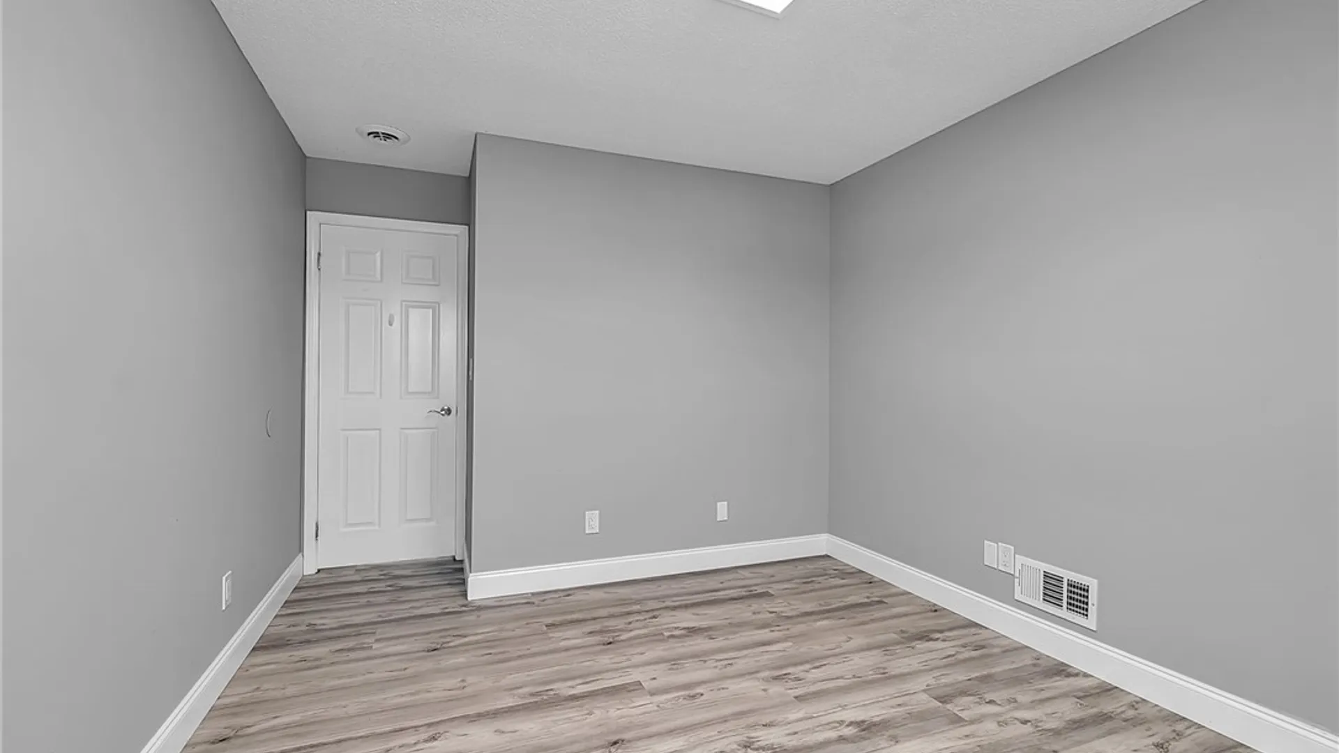 Property at 208 Crabapple Lane, Cheektowaga, NY 14227 33