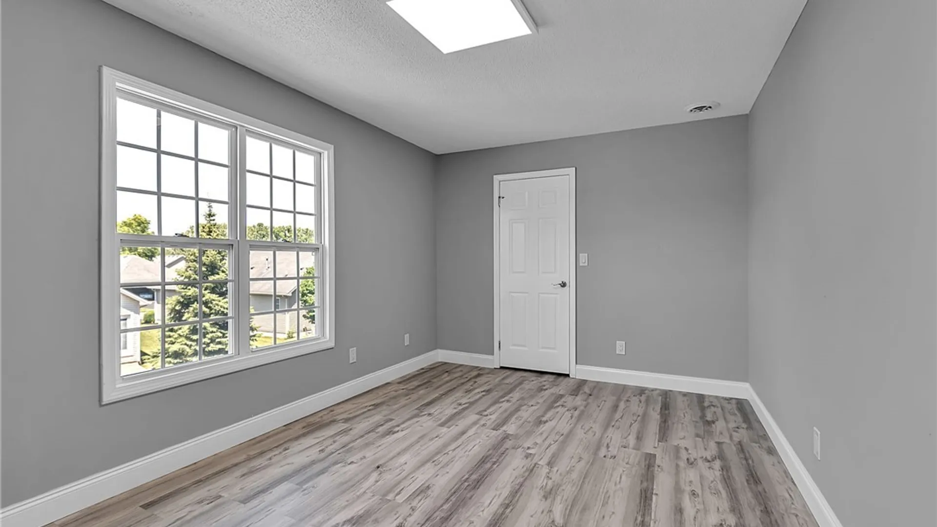 Property at 208 Crabapple Lane, Cheektowaga, NY 14227 34