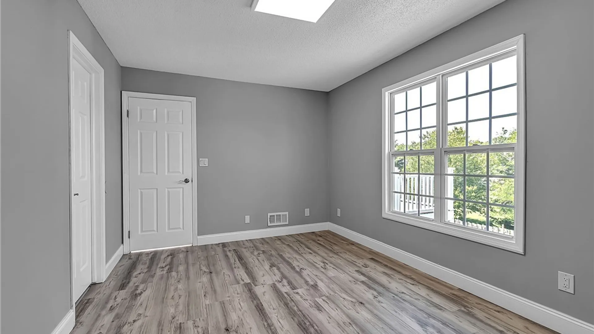 Property at 208 Crabapple Lane, Cheektowaga, NY 14227 35