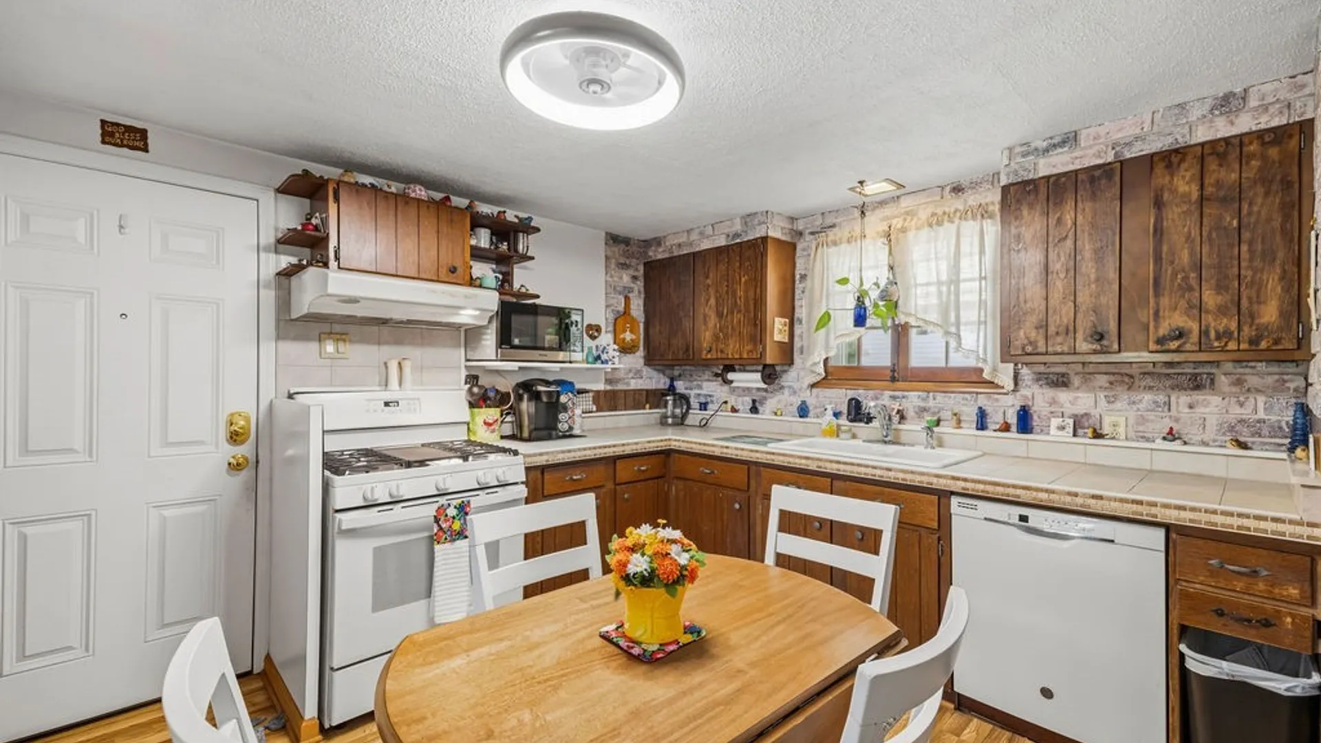 Property at 56 Crestview Avenue, Cheektowaga, NY 14225 12