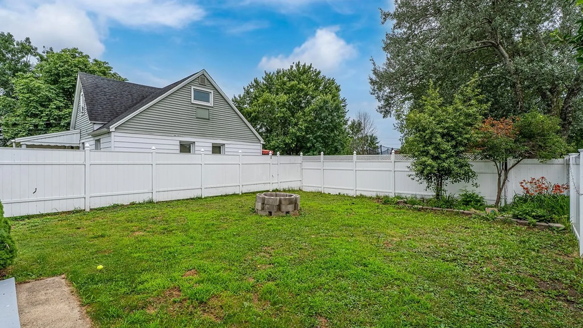 Property at 44 Frederick Street, Cheektowaga, NY 14227 29