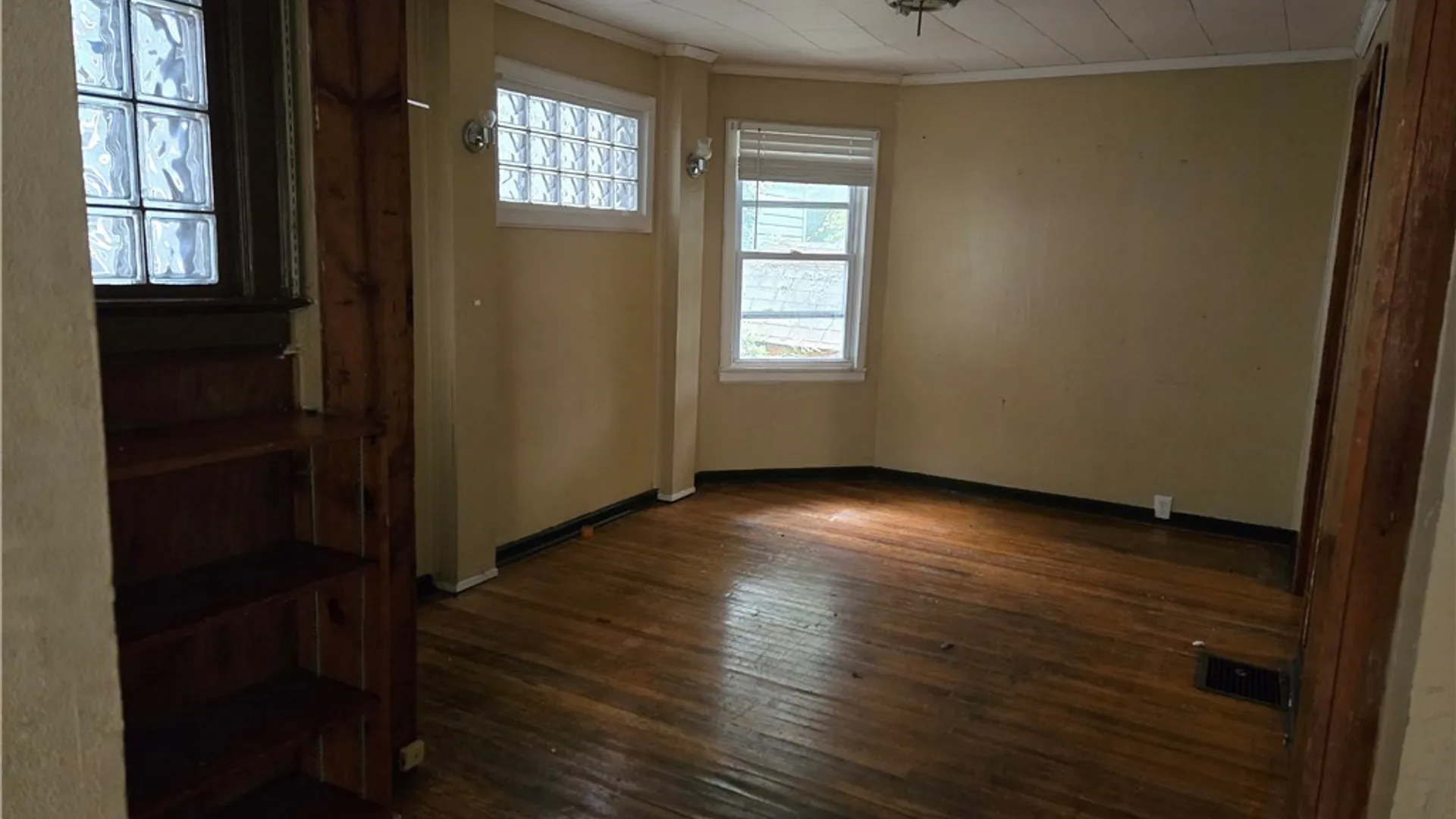 Property at 103 Mayer Avenue, Buffalo, NY 14207 3