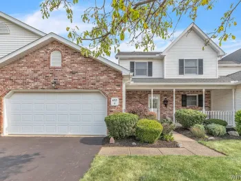 6021 Quaker Hollow Crescent, Orchard Park, NY 14127