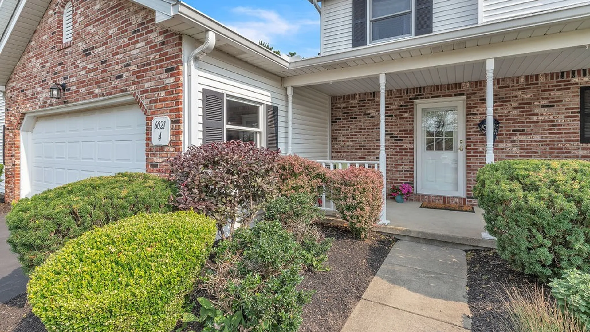 Property at 6021 Quaker Hollow Crescent, Orchard Park, NY 14127 3