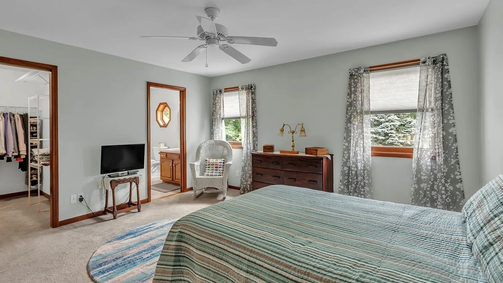 Property at 6021 Quaker Hollow Crescent, Orchard Park, NY 14127 30
