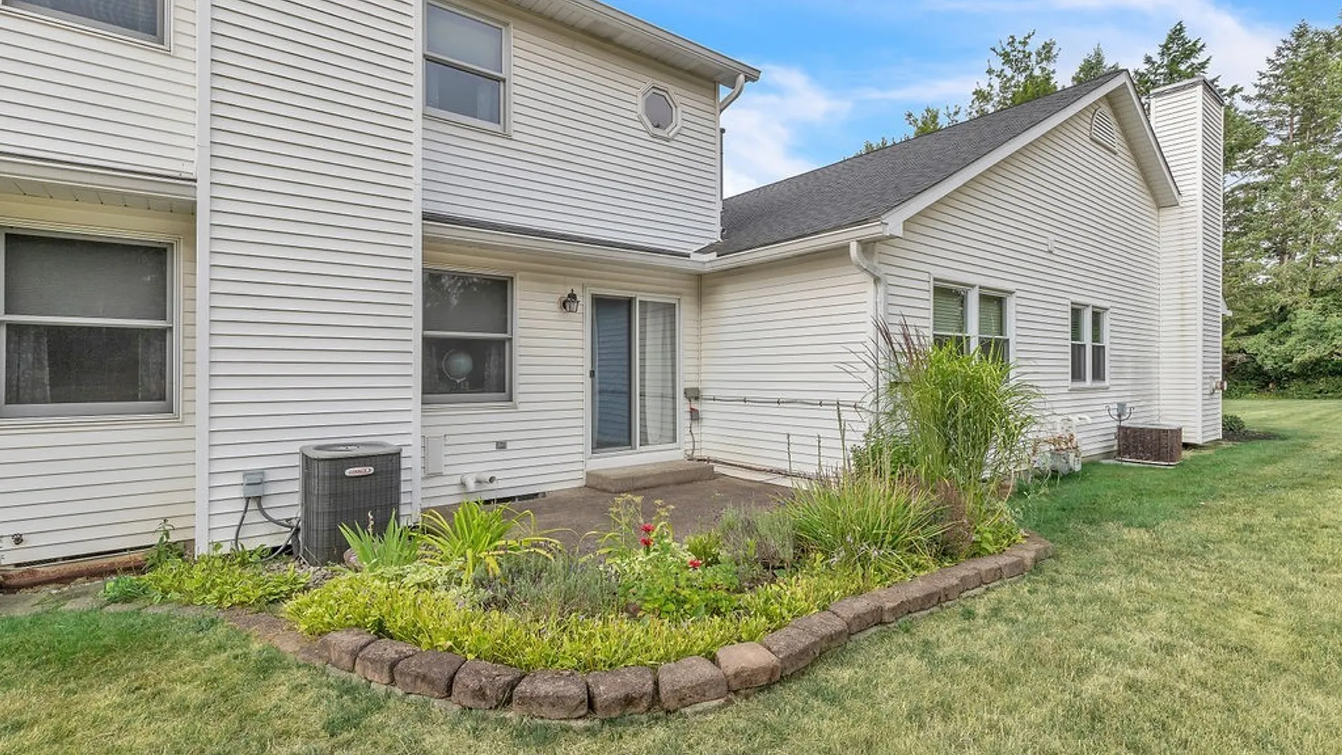 Property at 6021 Quaker Hollow Crescent, Orchard Park, NY 14127 45