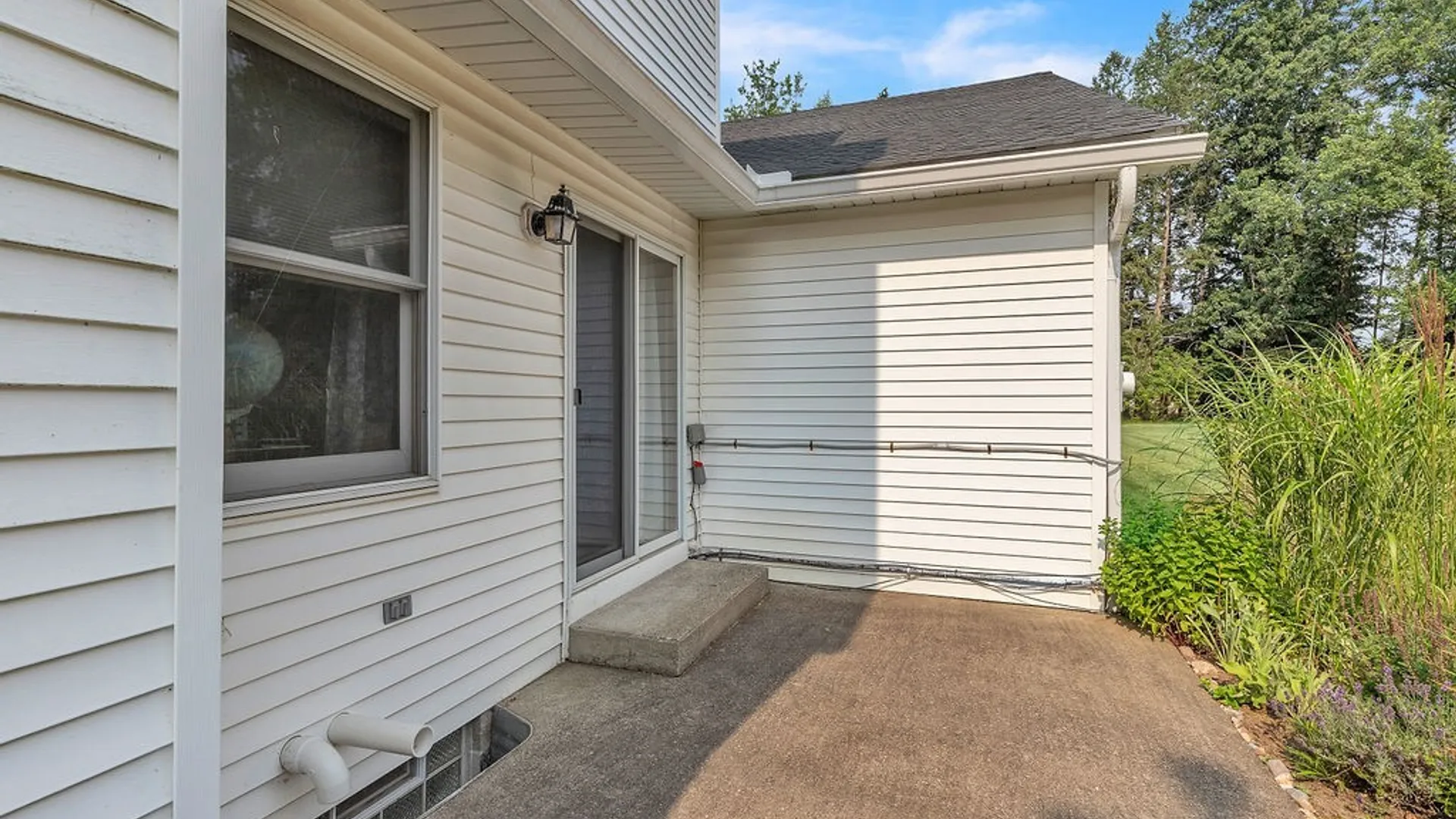 Property at 6021 Quaker Hollow Crescent, Orchard Park, NY 14127 47