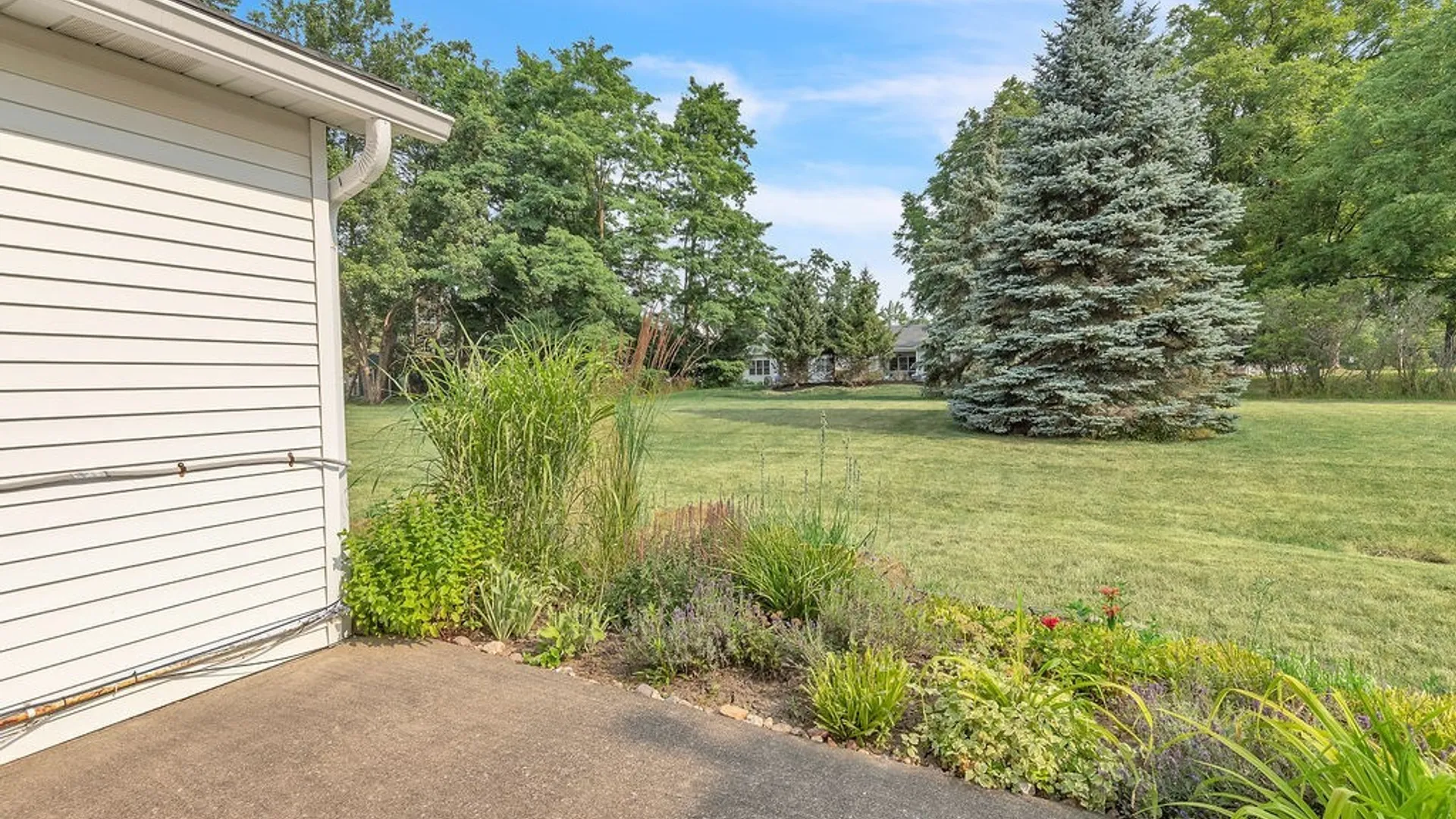 Property at 6021 Quaker Hollow Crescent, Orchard Park, NY 14127 49