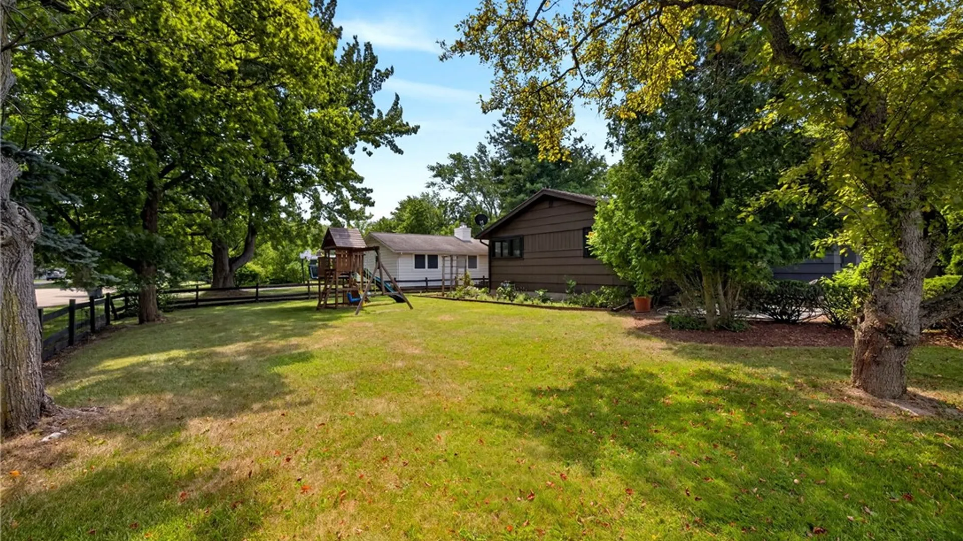 Property at 5 Beekman Place, Brighton, NY 14620 39