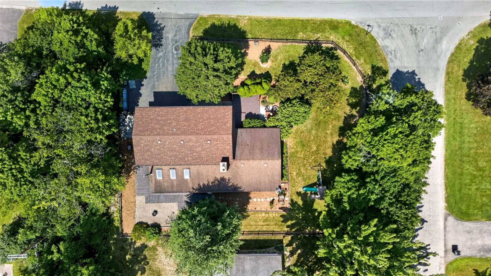 Property at 5 Beekman Place, Brighton, NY 14620 46