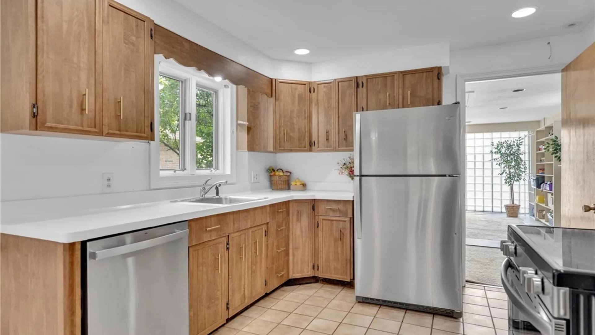 Property at 86 Farber Ln, Amherst, NY 14221 11