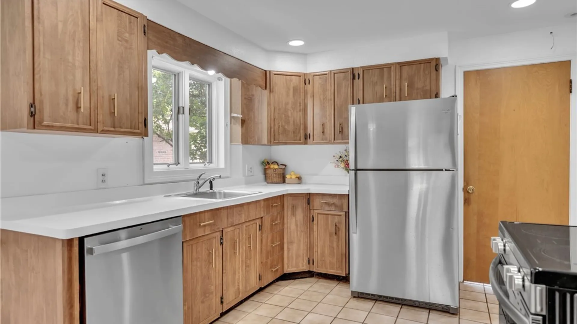 Property at 86 Farber Ln, Amherst, NY 14221 9