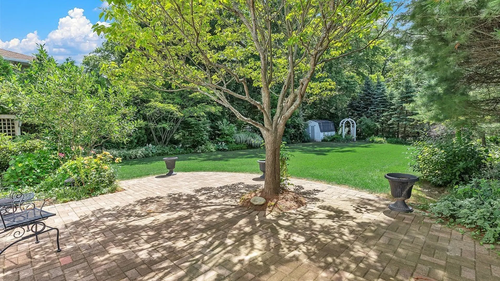 Property at 163 Cranwood Drive, West Seneca, NY 14224 2