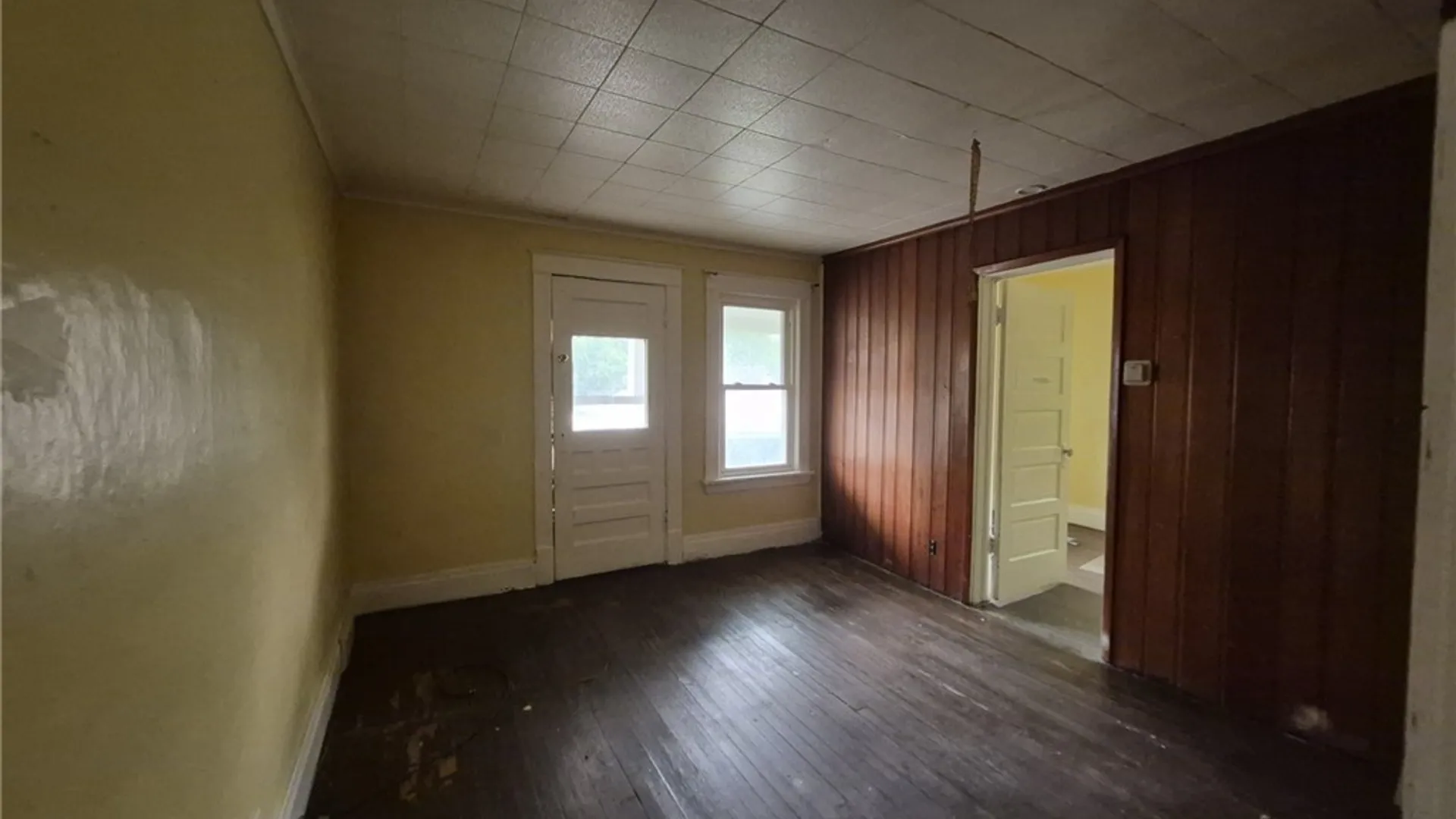 Property at 2409 Monroe Avenue, Niagara Falls, NY 14303 12