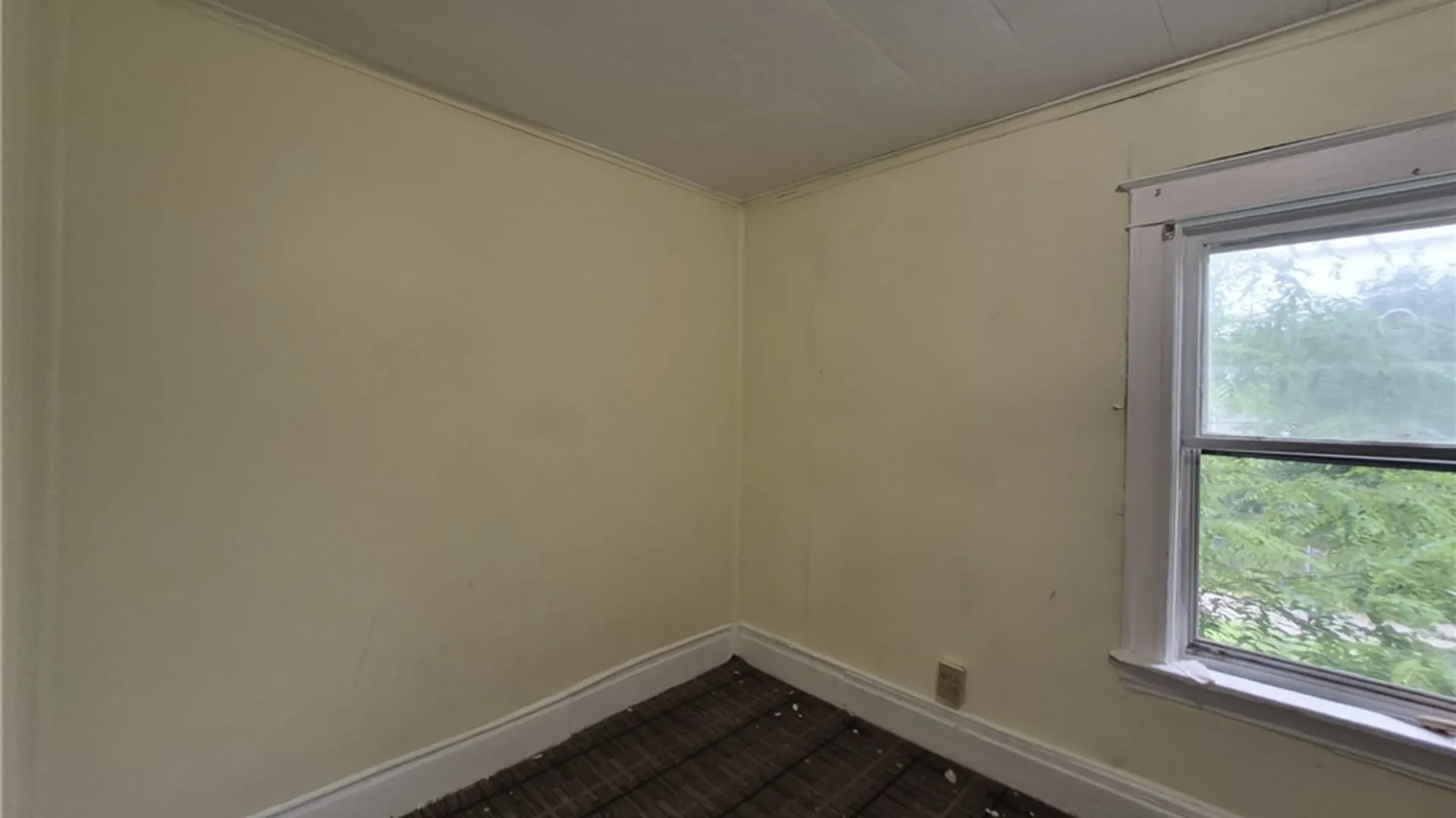 Property at 2409 Monroe Avenue, Niagara Falls, NY 14303 13