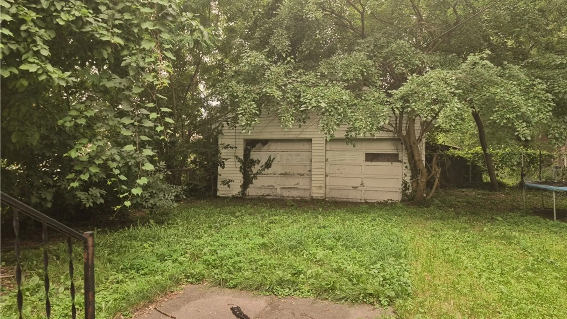Property at 2409 Monroe Avenue, Niagara Falls, NY 14303 4